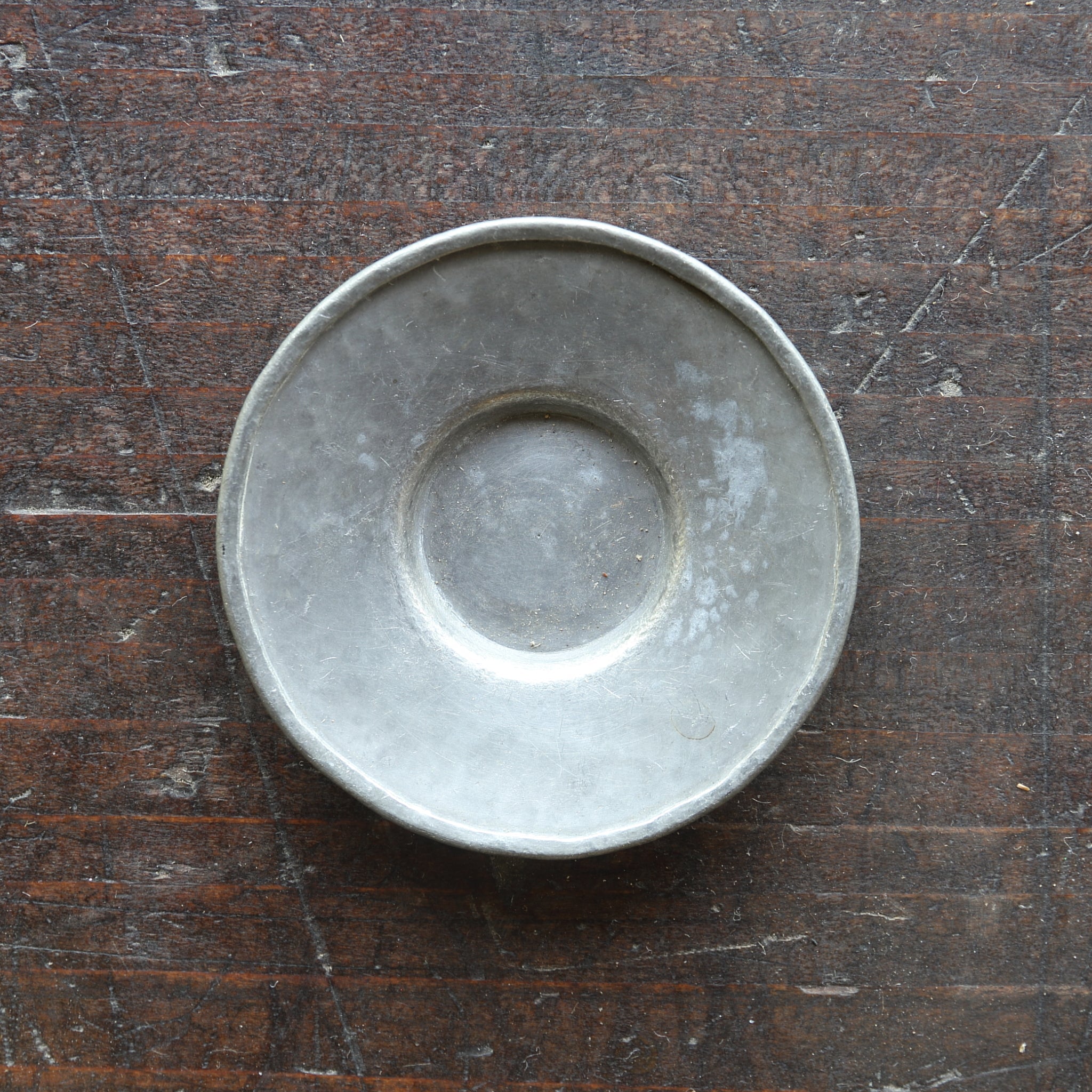 PLATILLO REDONDO DE ESTAÑO VIEJO, Marcado, con caja, juego de 5, Dinastía Qing(1616–1911 d. C.)