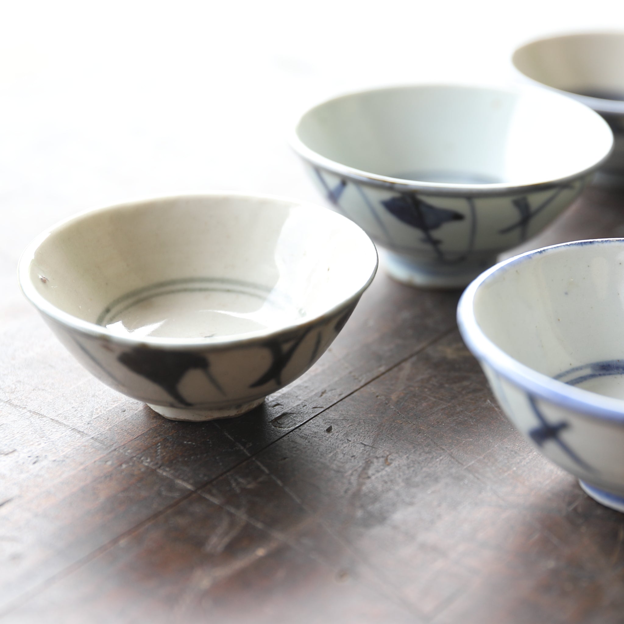 SENCHA-TEESCHALE, Unterglasurblaue mit Grasmuster, 5er-set, Qing-Dynastie(1616–1911 n. Chr.)