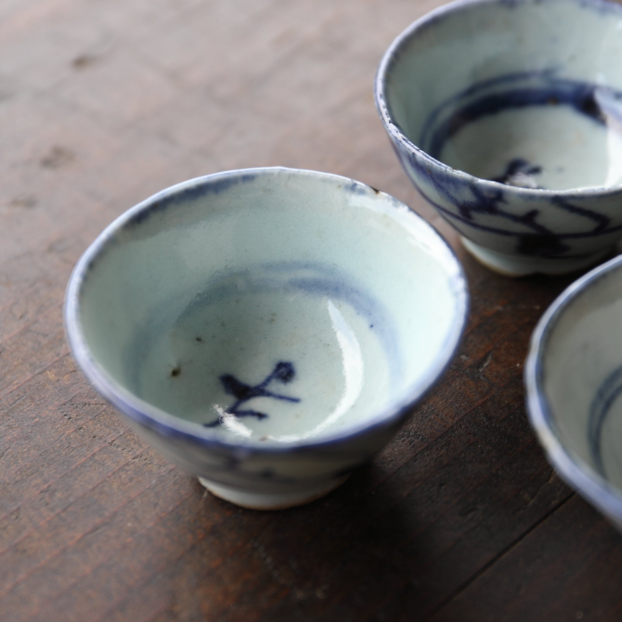 SENCHA-TEESCHALE, Unterglasurblaue mit Grasmuster, 5er-set, Qing-Dynastie(1616–1911 n. Chr.)