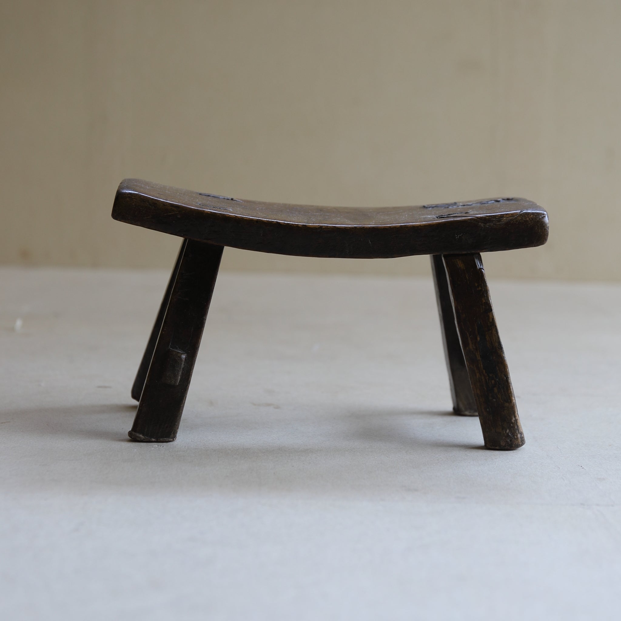 ASIENTO DE MADERA, a, Dinastía Joseon(1392–1897 d. C.)