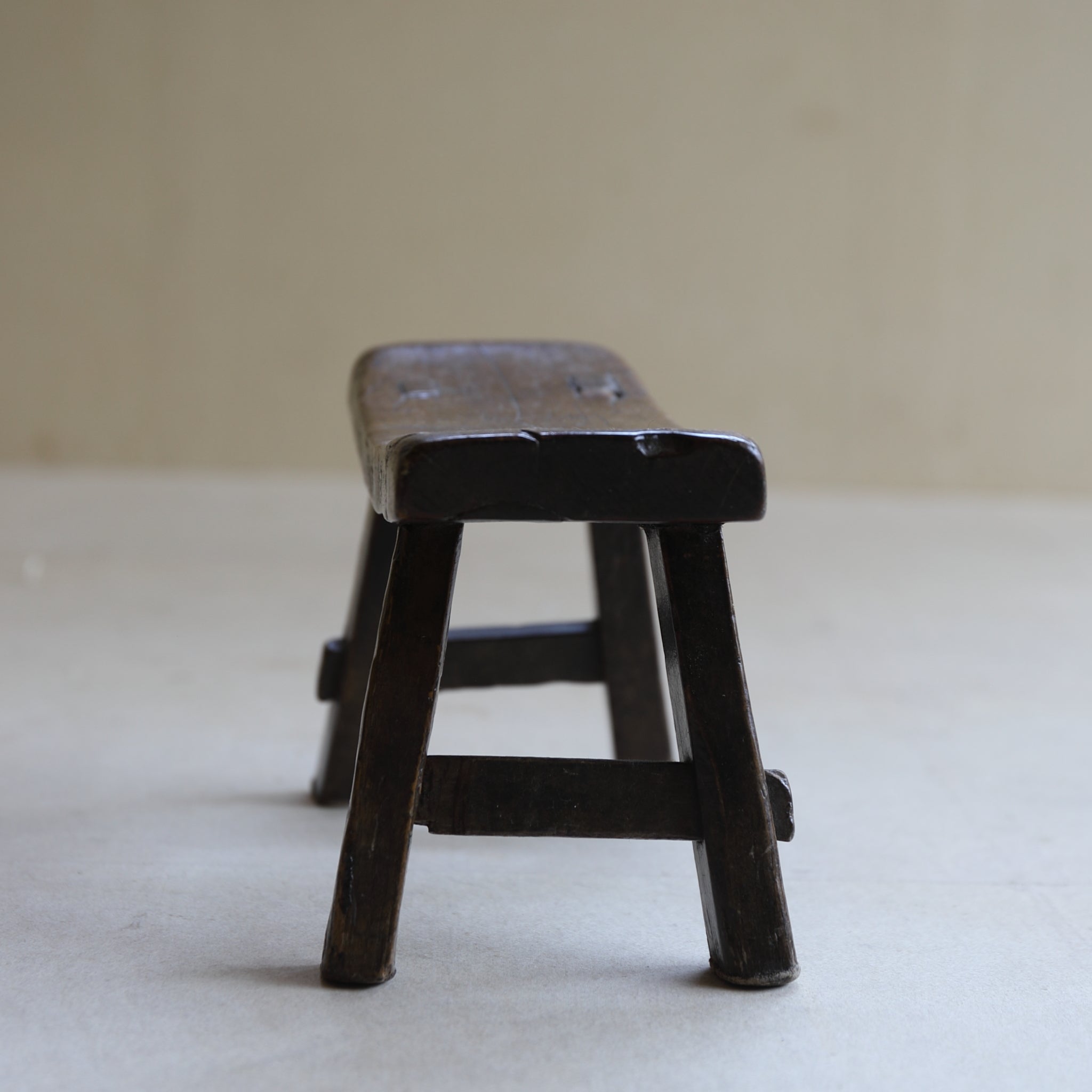ASIENTO DE MADERA, a, Dinastía Joseon(1392–1897 d. C.)
