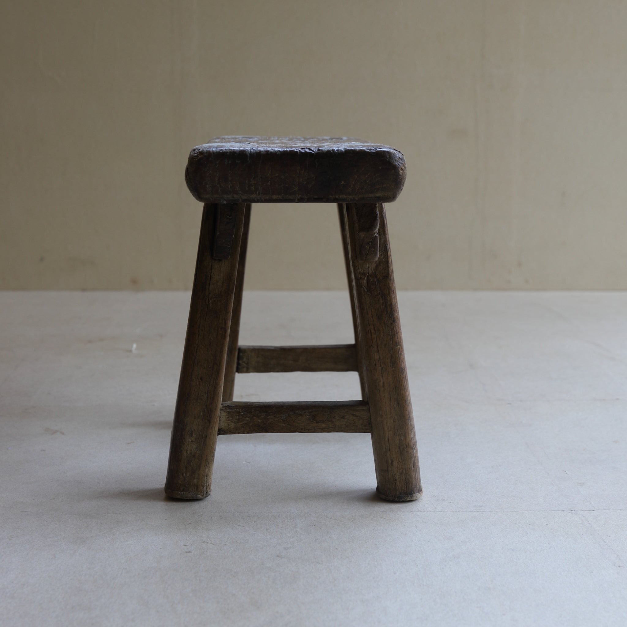 ASIENTO DE MADERA, b, Dinastía Joseon(1392–1897 d. C.)