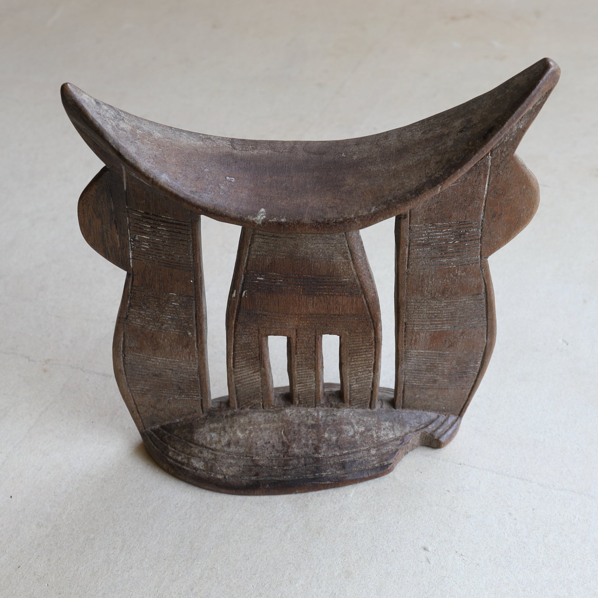 ALMOHADA DE MADERA, Antigüedades africanas, Edad Moderna Temprana(Siglos XVI–XIX)