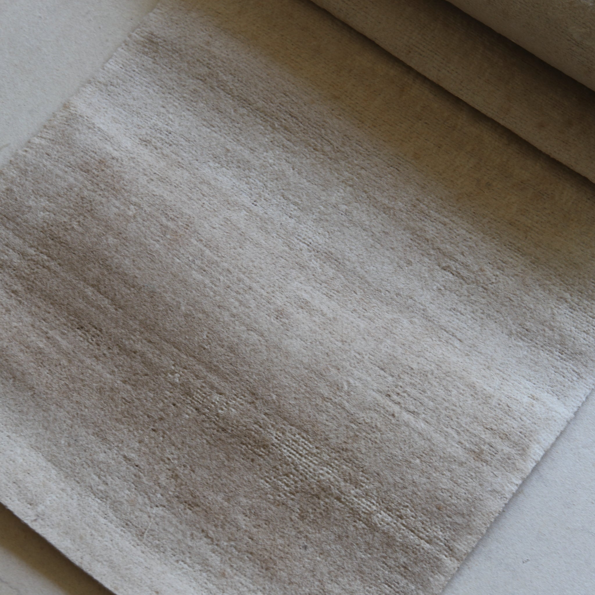 ROLLO DE MANO DE TEXTIL ANTIGUO, Período Taisho(1912–1926 d. C.)