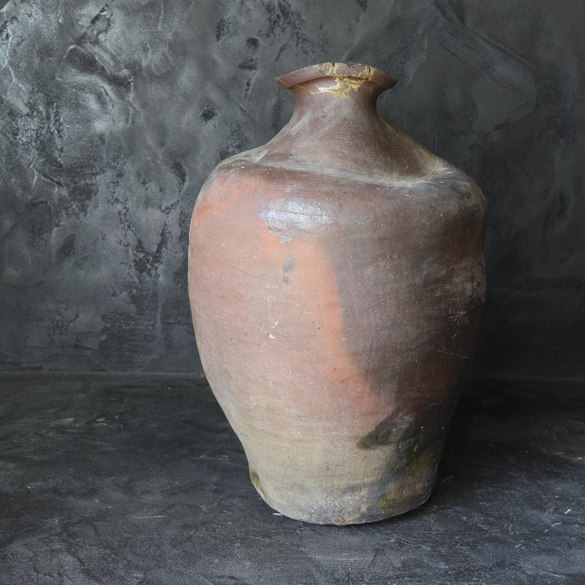 LARGE MISSHAPEN JAR, Nanban, Muromachi Period(1336–1573CE)