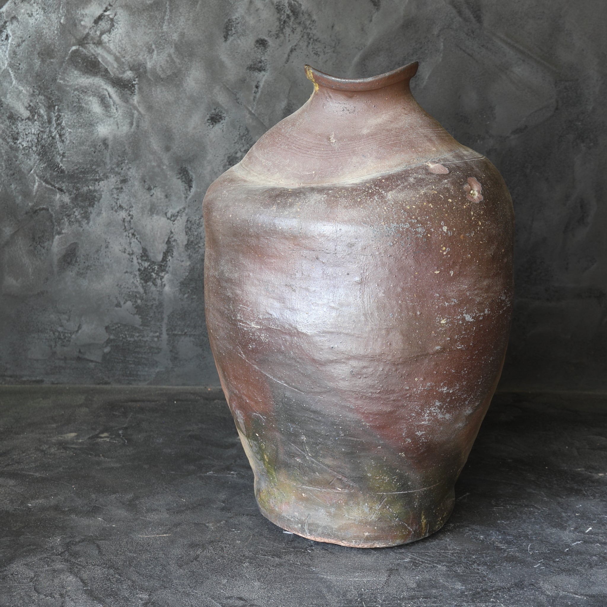 LARGE MISSHAPEN JAR, Nanban, Muromachi Period(1336–1573CE)