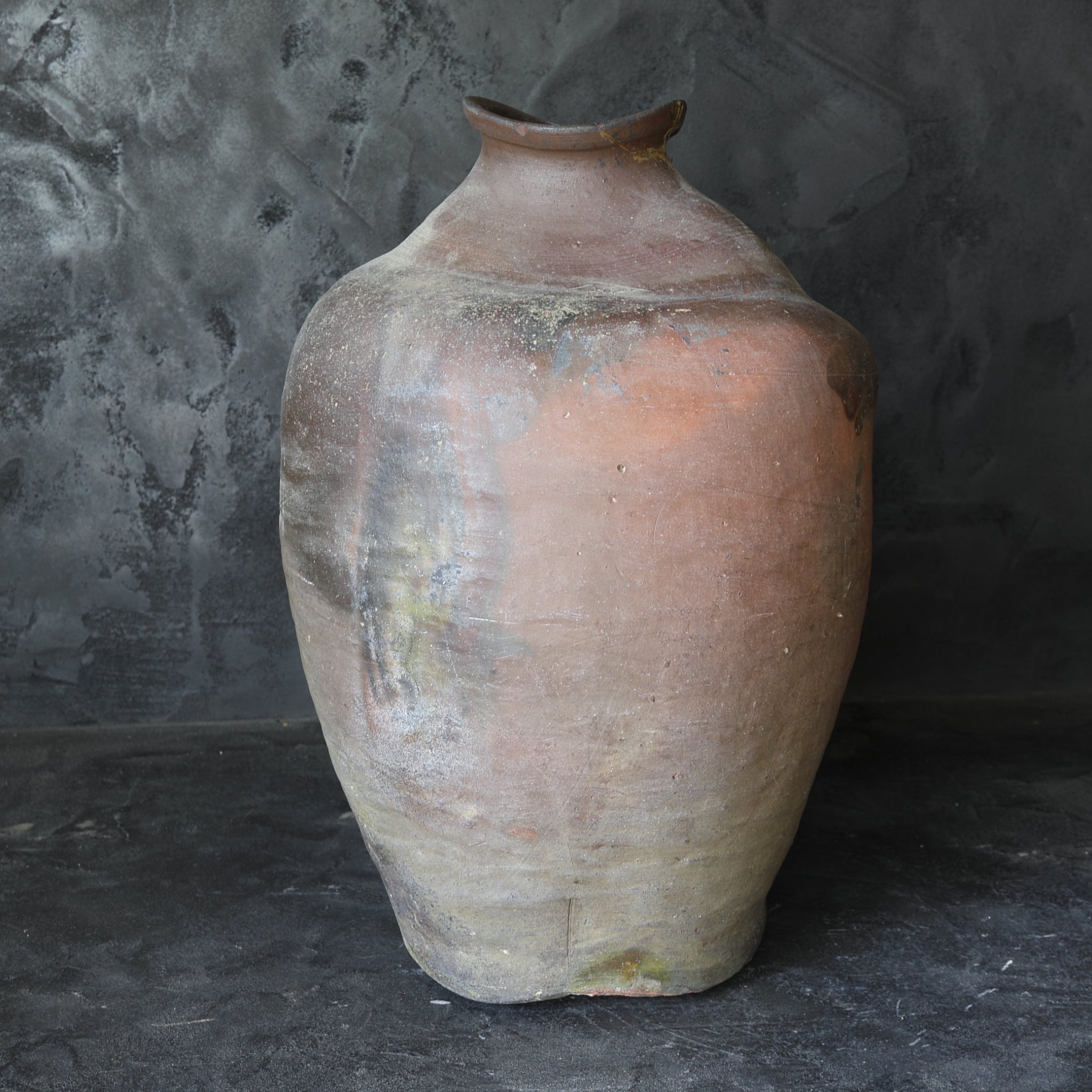 LARGE MISSHAPEN JAR, Nanban, Muromachi Period(1336–1573CE)