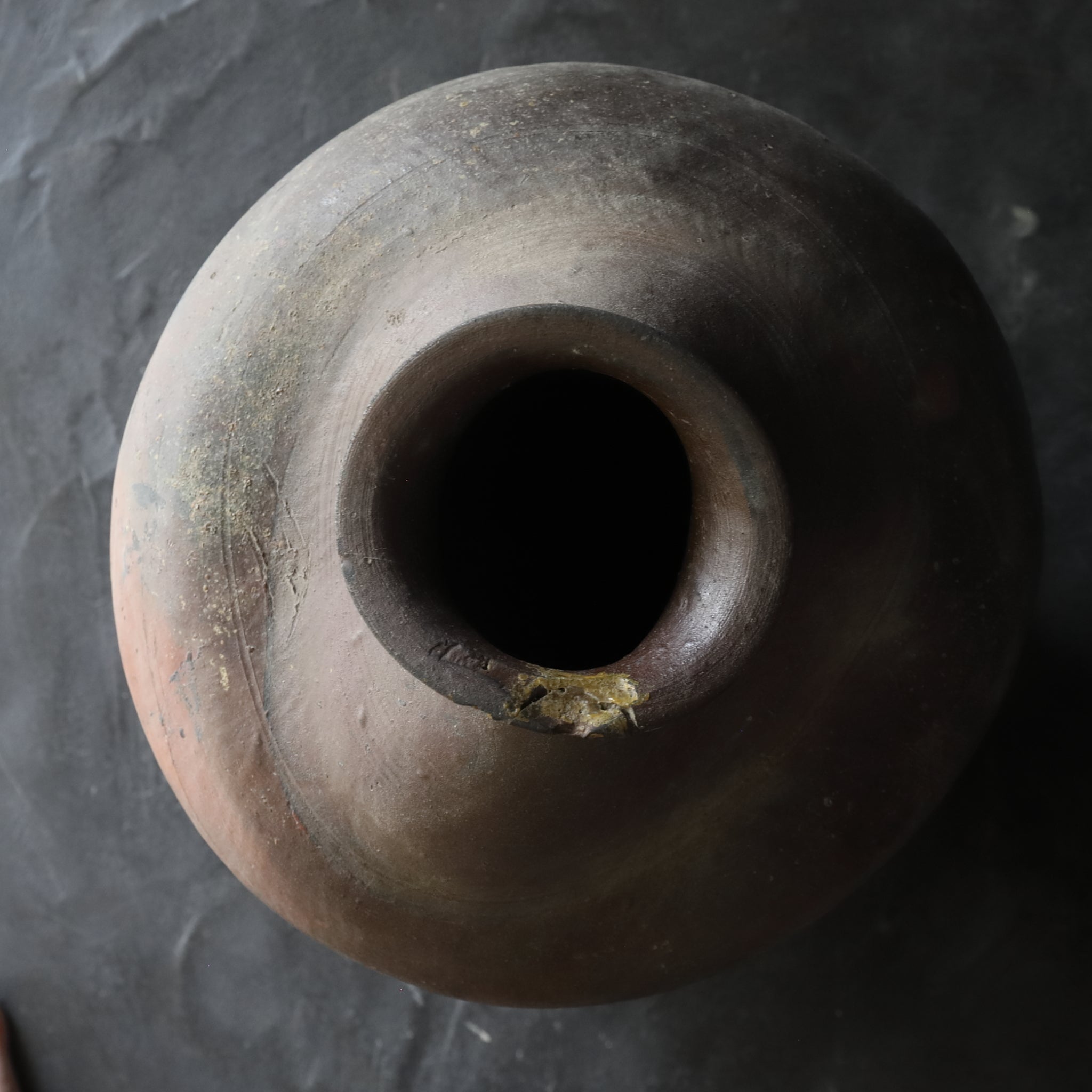 LARGE MISSHAPEN JAR, Nanban, Muromachi Period(1336–1573CE)