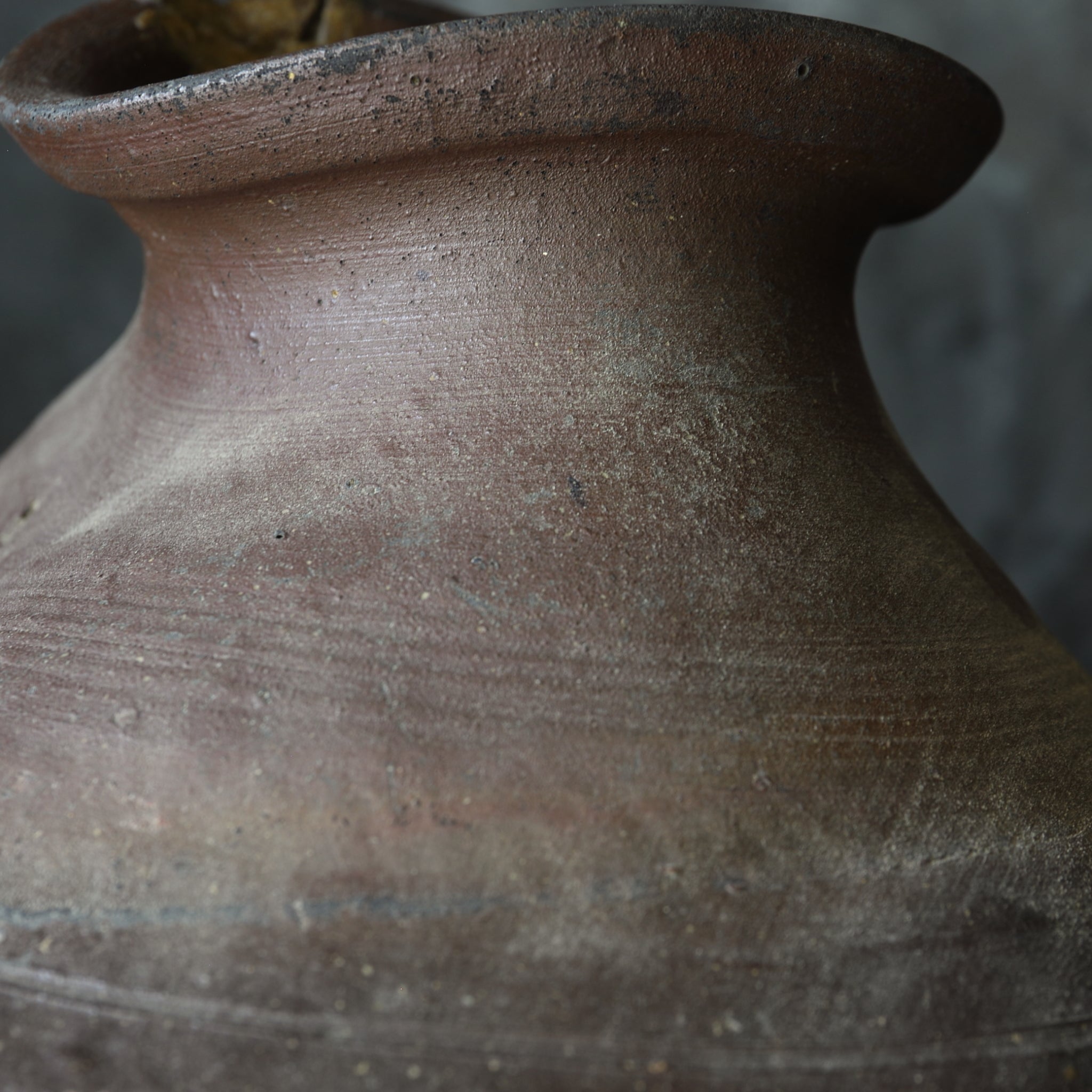LARGE MISSHAPEN JAR, Nanban, Muromachi Period(1336–1573CE)