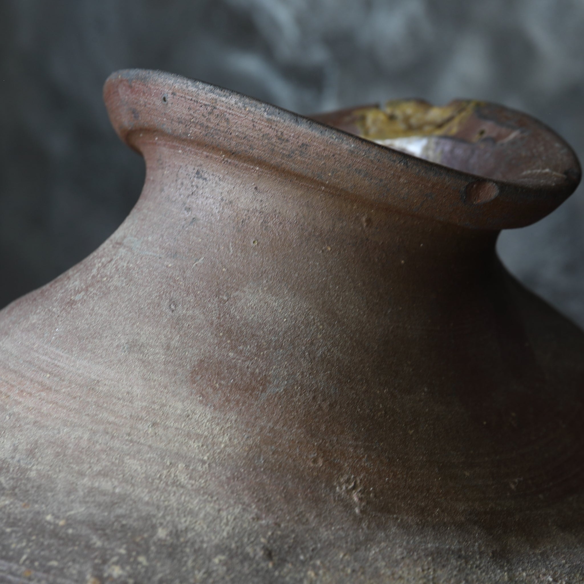 LARGE MISSHAPEN JAR, Nanban, Muromachi Period(1336–1573CE)