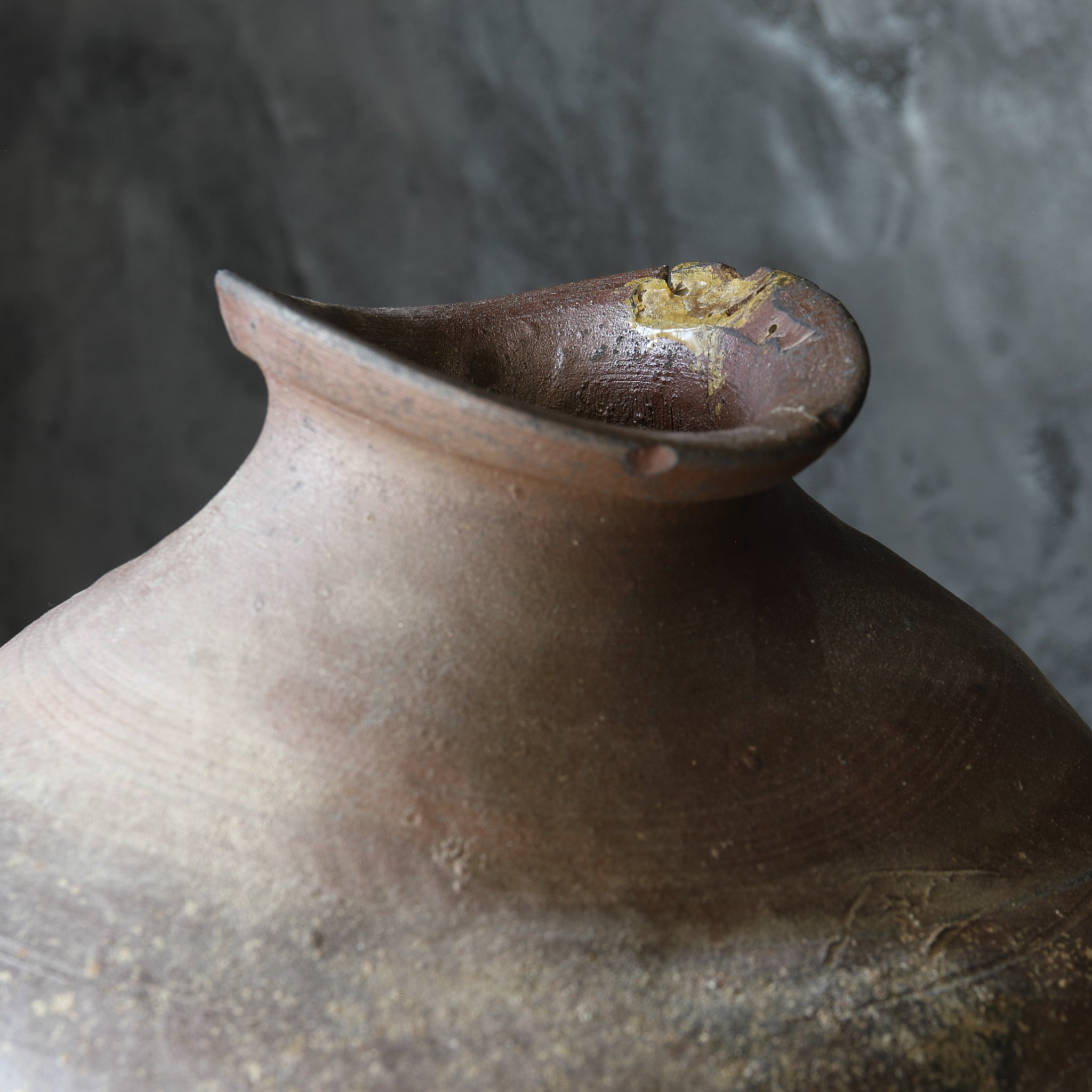 LARGE MISSHAPEN JAR, Nanban, Muromachi Period(1336–1573CE)