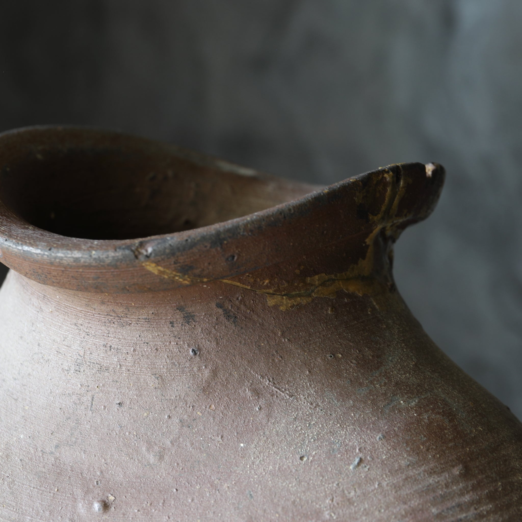 LARGE MISSHAPEN JAR, Nanban, Muromachi Period(1336–1573CE)