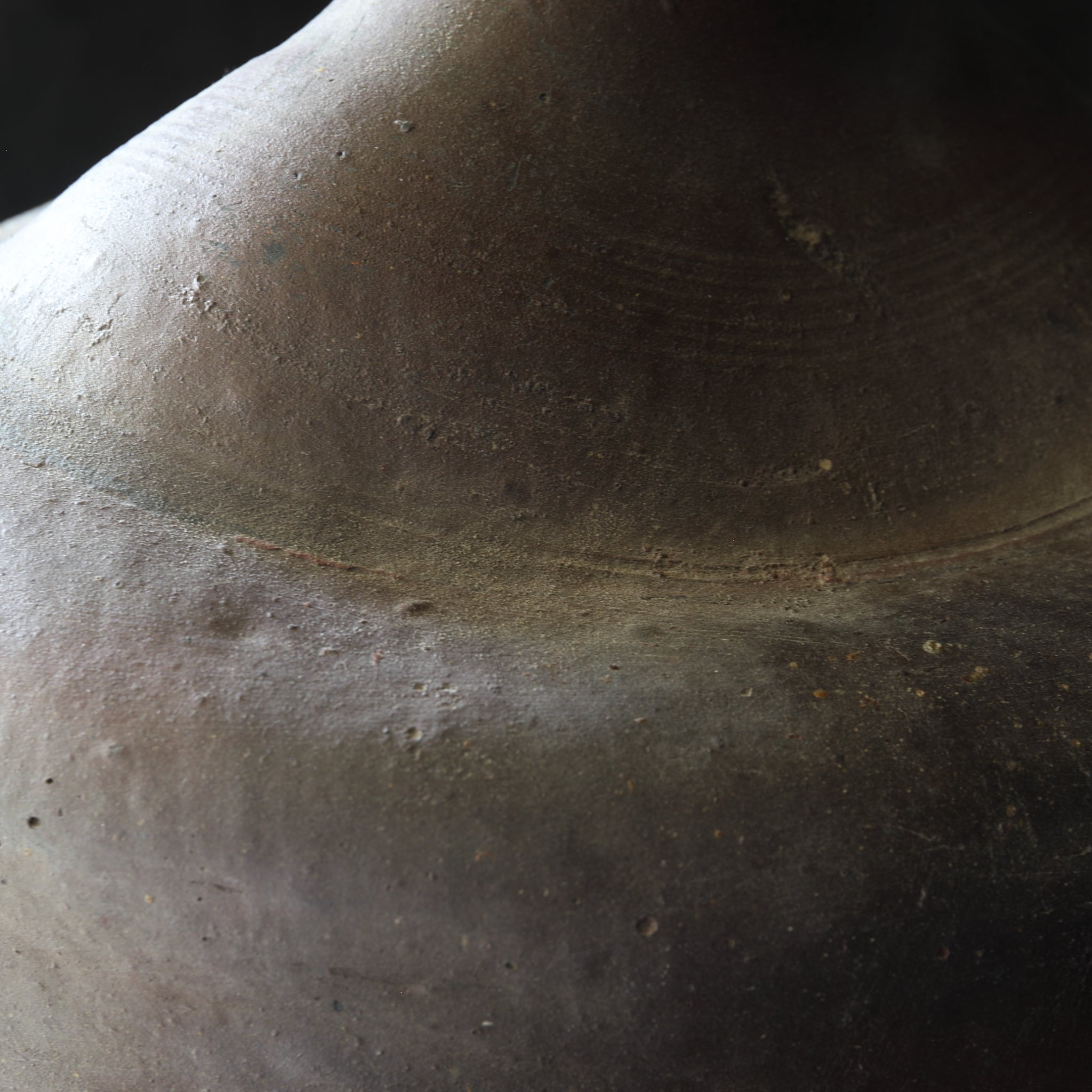 LARGE MISSHAPEN JAR, Nanban, Muromachi Period(1336–1573CE)