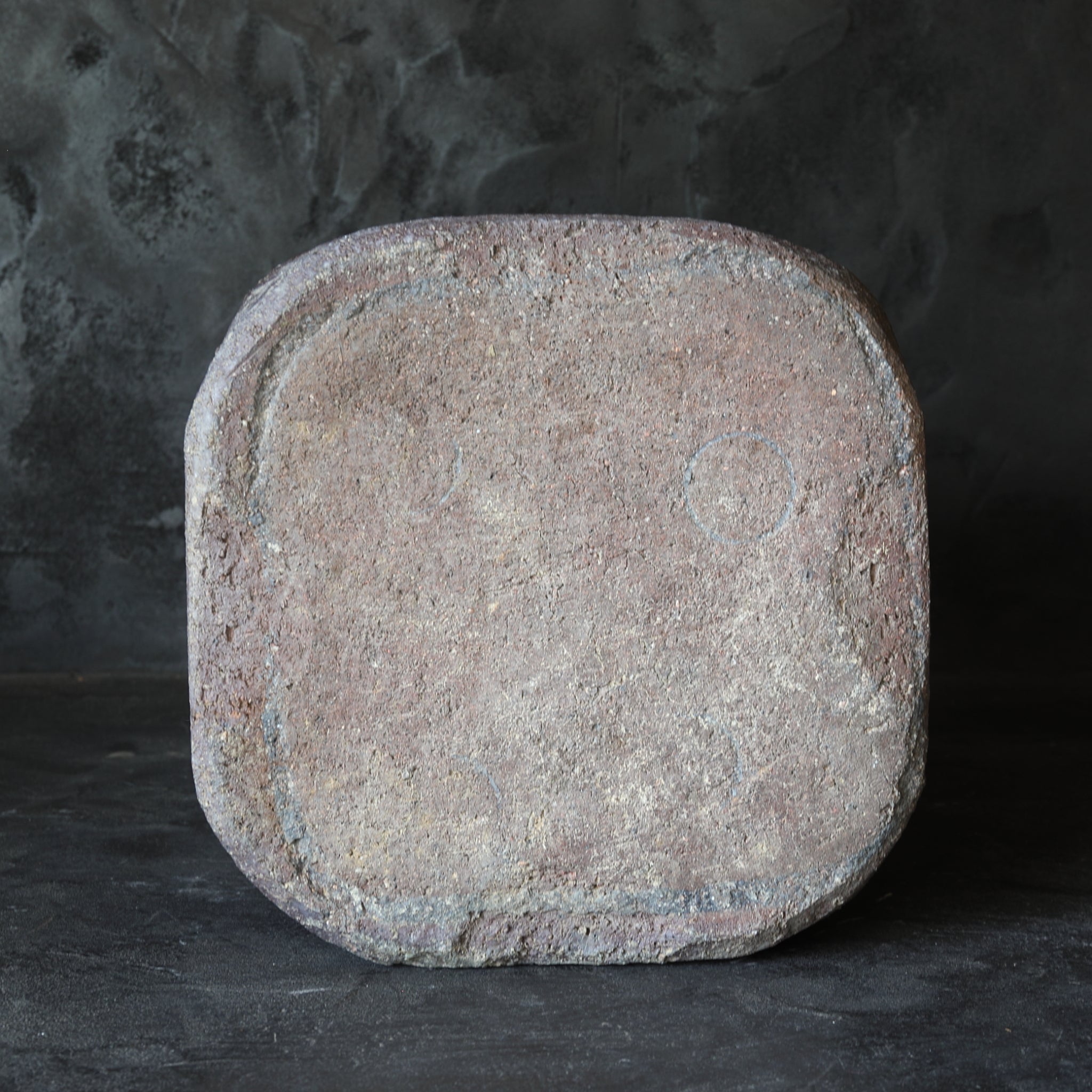 BRASERO DE CARBÓN, Ko-Bizen, en forma de cuadrada, Período Azuchi-Momoyama–Edo(1573–1867 d. C.)