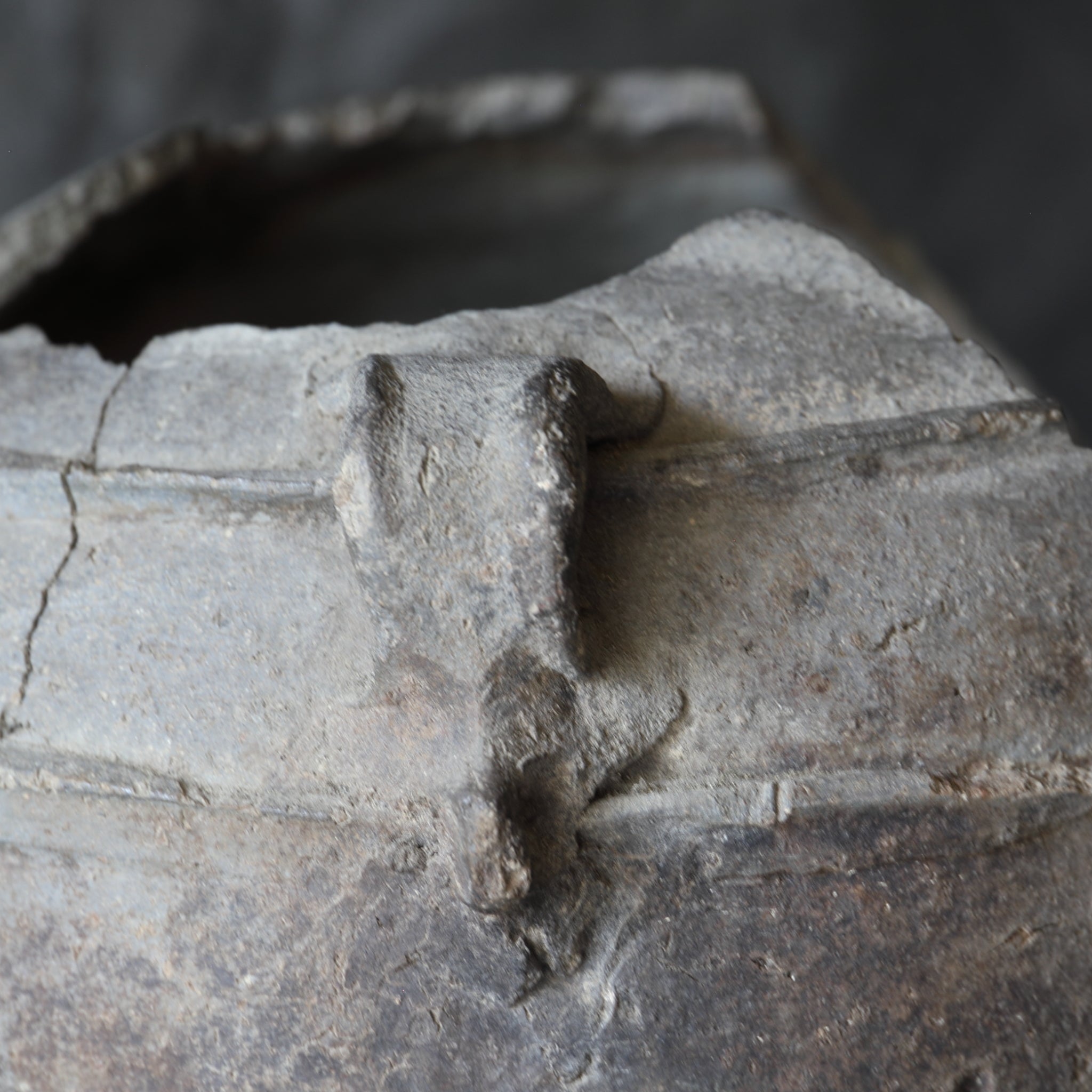 TINAJA DE TRES LÍNEAS, Sanage(fragmento), Período Heian(794–1185 d. C.)