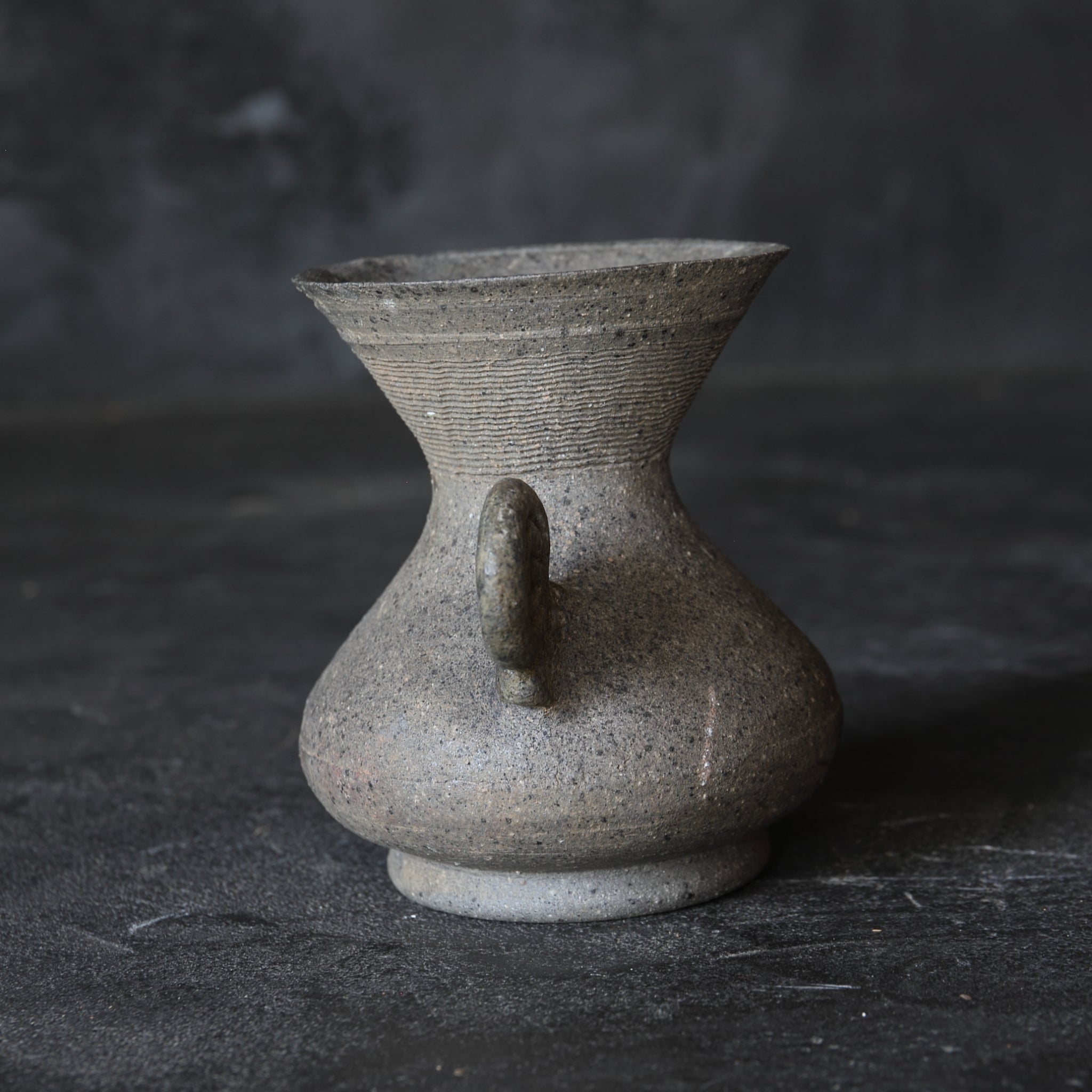 HENKELKRUG-FÖRMIGES STEINGUT, Silla-Keramik, Silla-Zeit(668–900 n. Chr.)