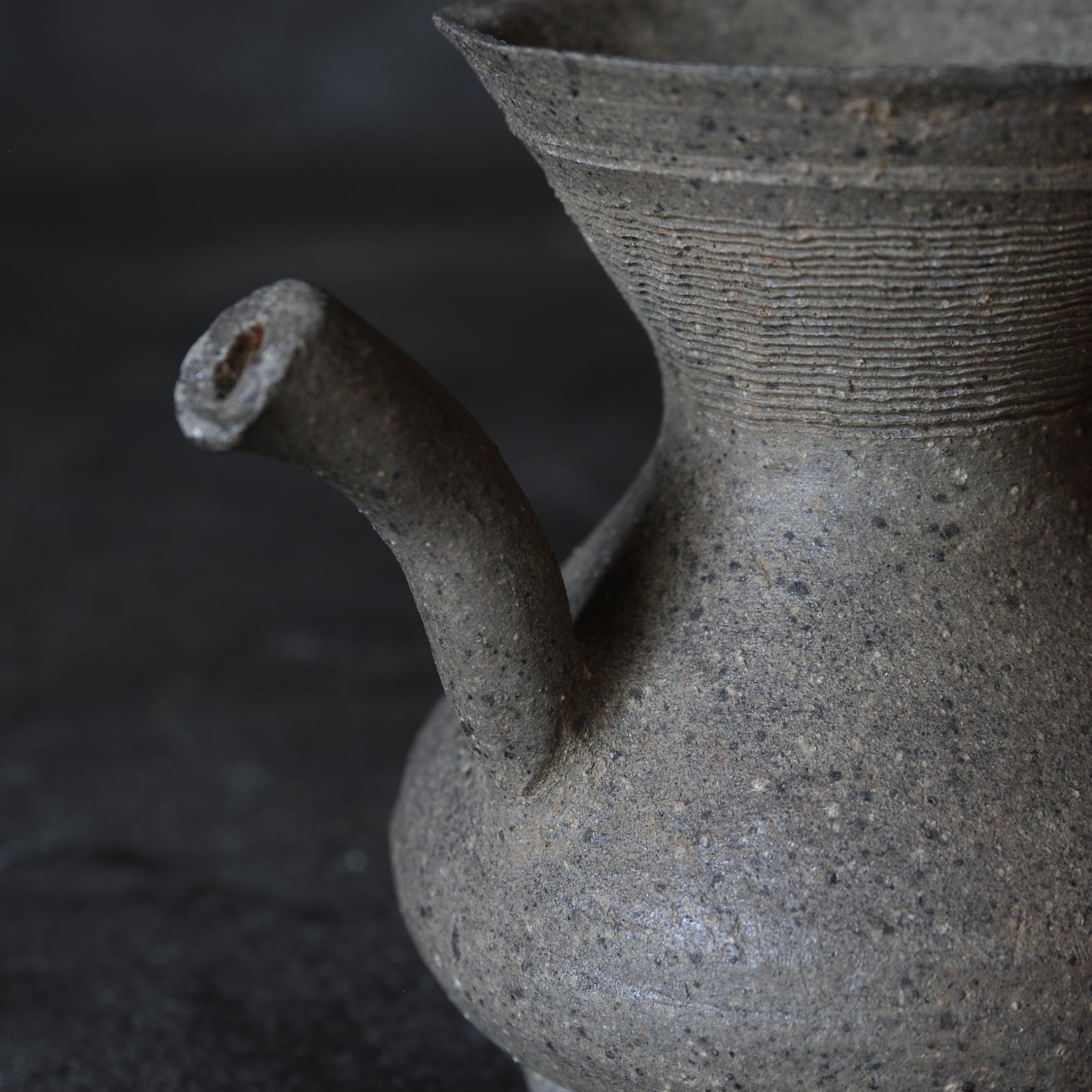 HENKELKRUG-FÖRMIGES STEINGUT, Silla-Keramik, Silla-Zeit(668–900 n. Chr.)
