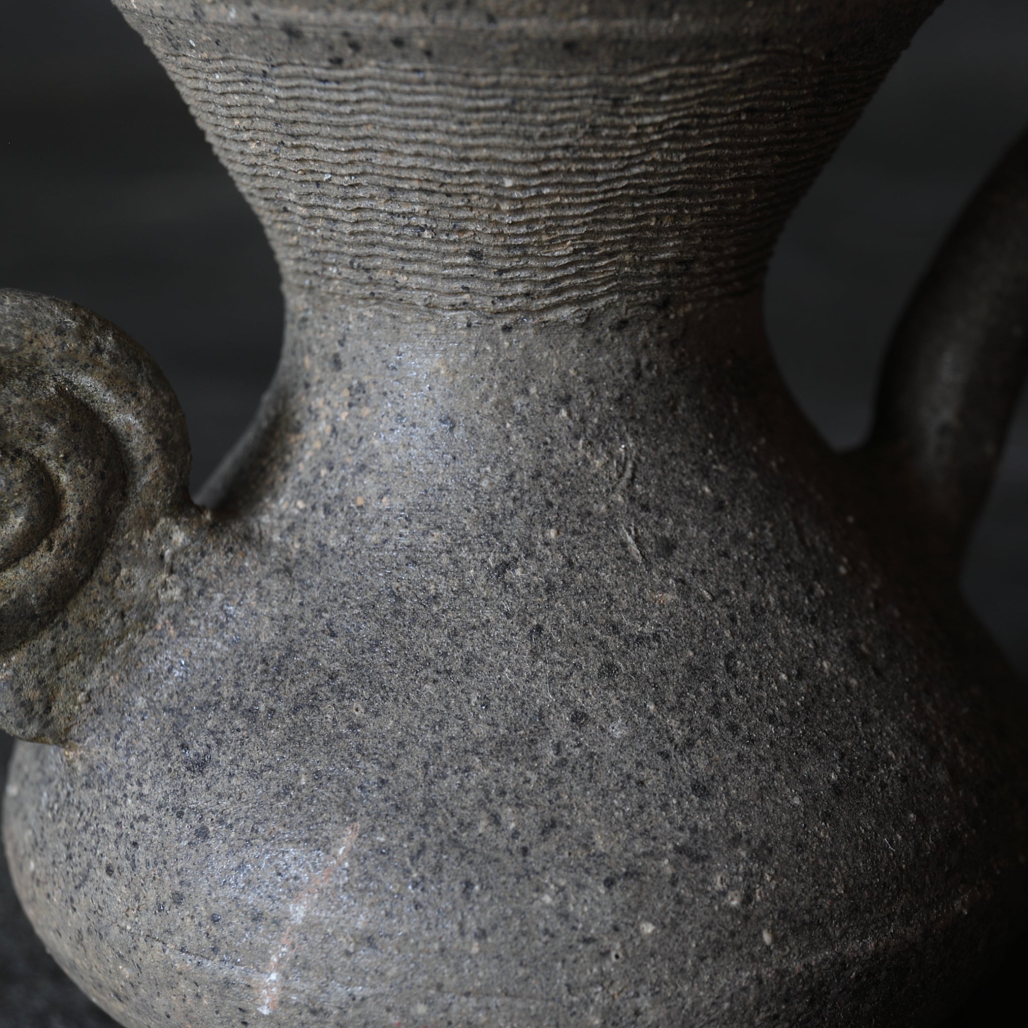 HENKELKRUG-FÖRMIGES STEINGUT, Silla-Keramik, Silla-Zeit(668–900 n. Chr.)