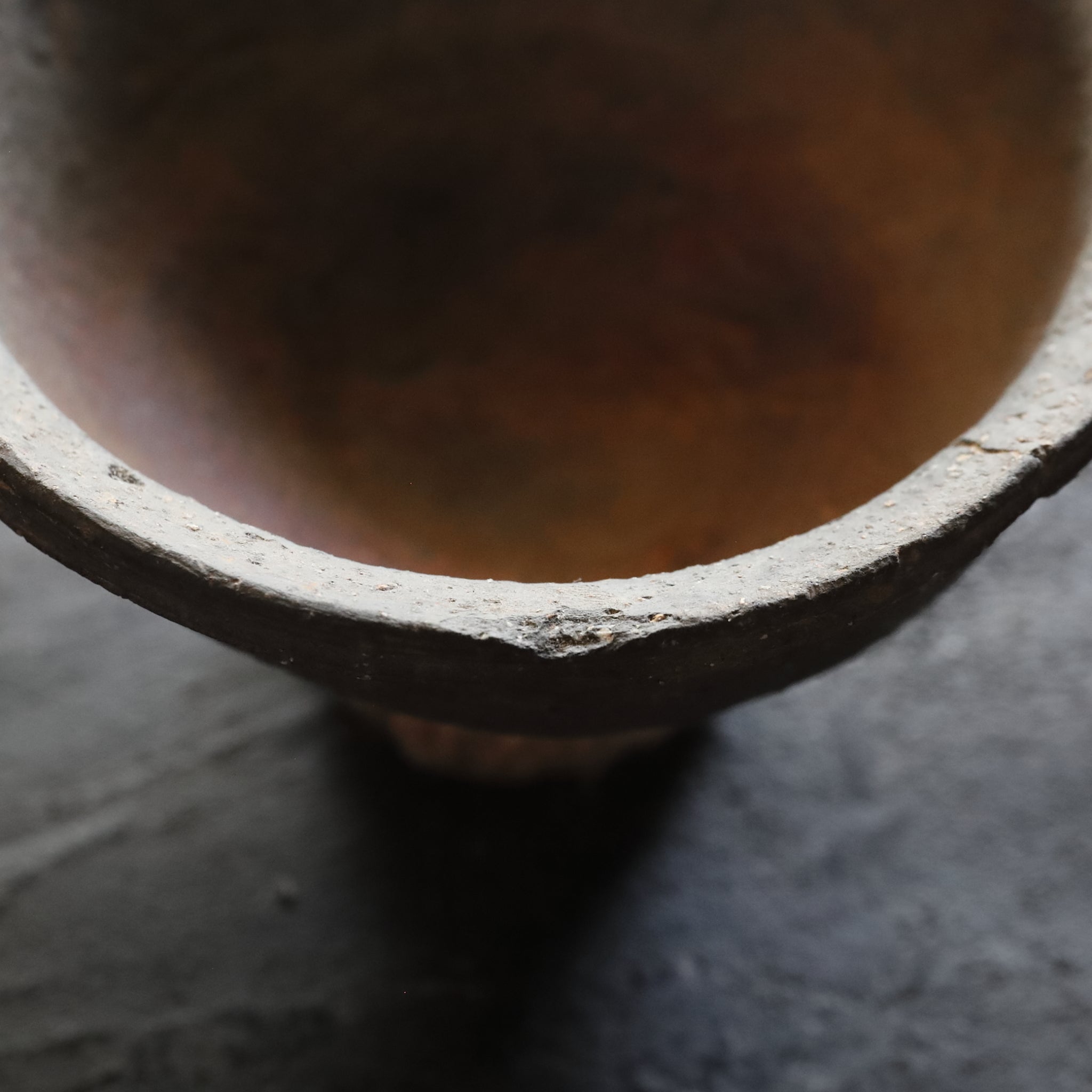 CUENCO CON DOS ASAS, Cerámica Sue, con base anular, Período Nara(710–794 d. C.)