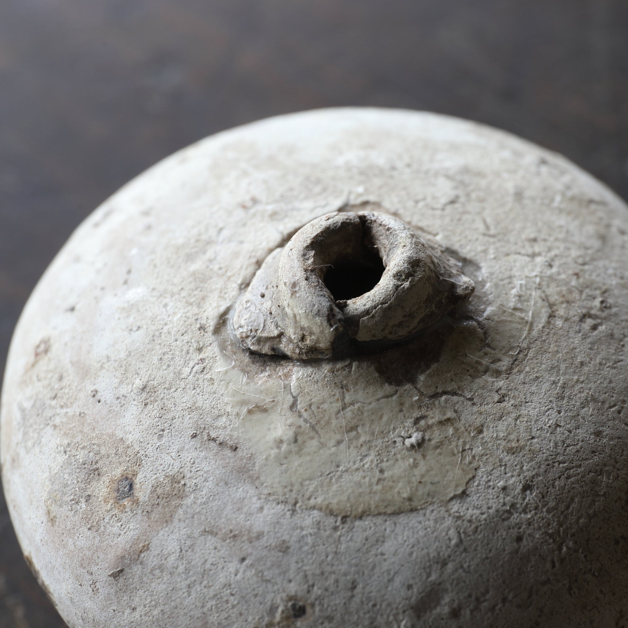 KLEINES GEFÄSS, Weiß glasiert, Khmer-Dynastie, Mittelalter(12.–16. Jahrhundert)