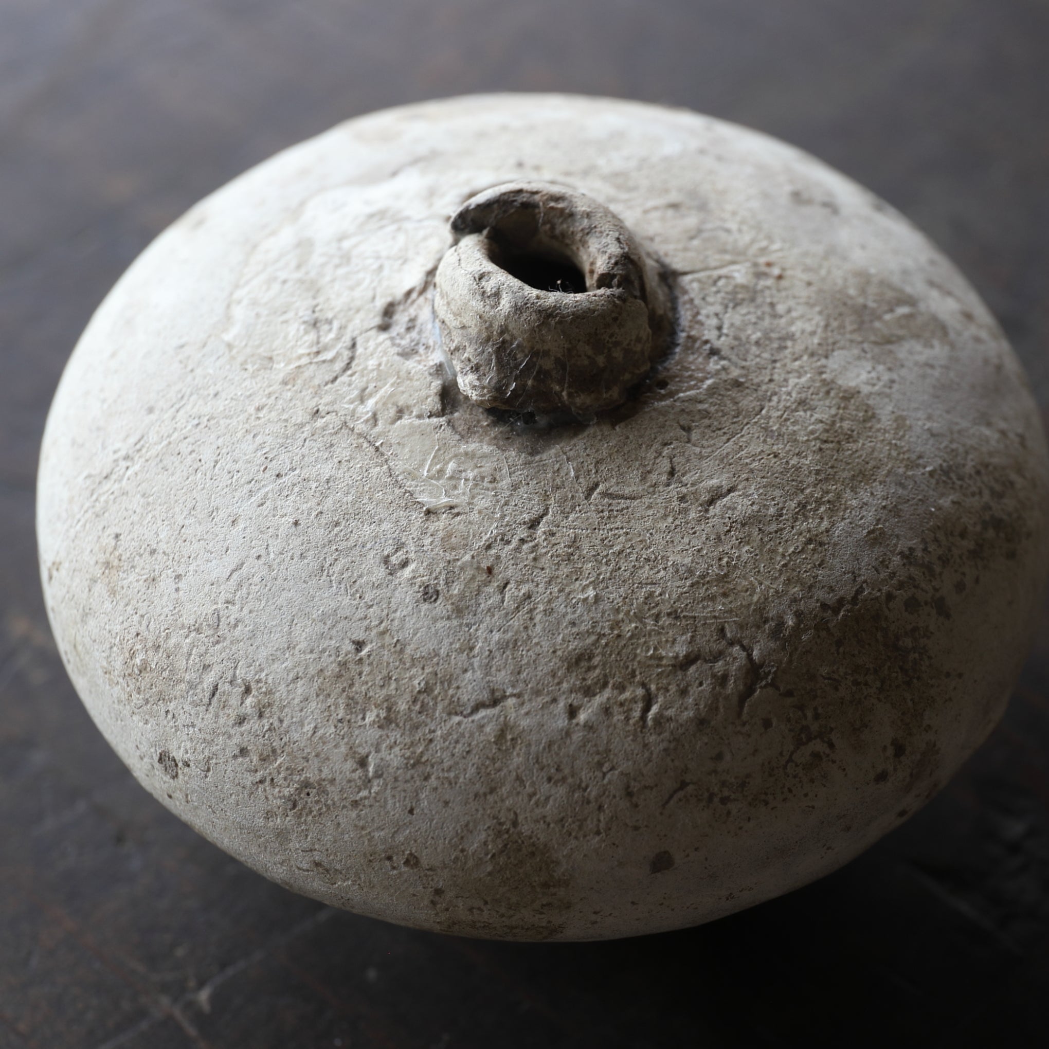 KLEINES GEFÄSS, Weiß glasiert, Khmer-Dynastie, Mittelalter(12.–16. Jahrhundert)
