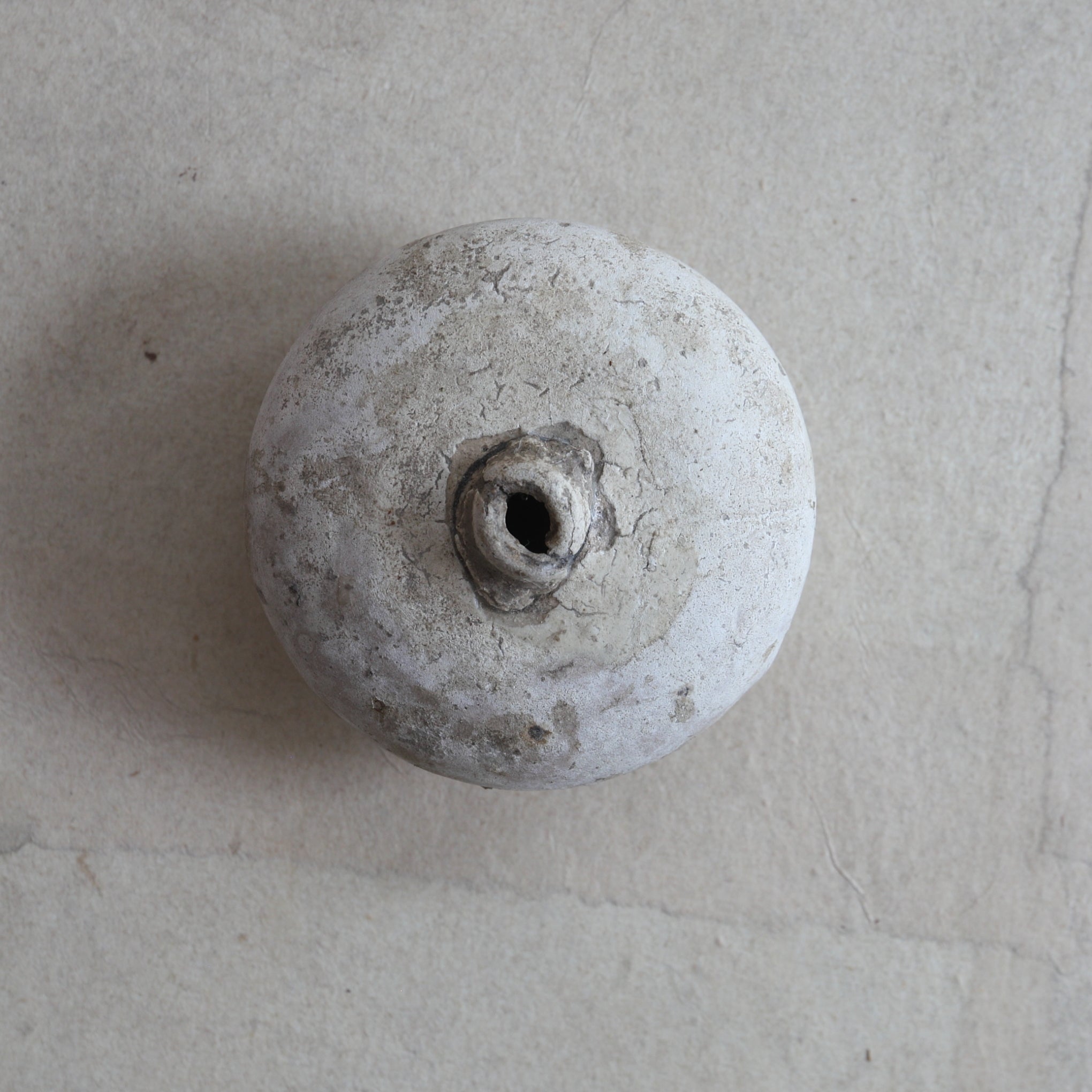 KLEINES GEFÄSS, Weiß glasiert, Khmer-Dynastie, Mittelalter(12.–16. Jahrhundert)