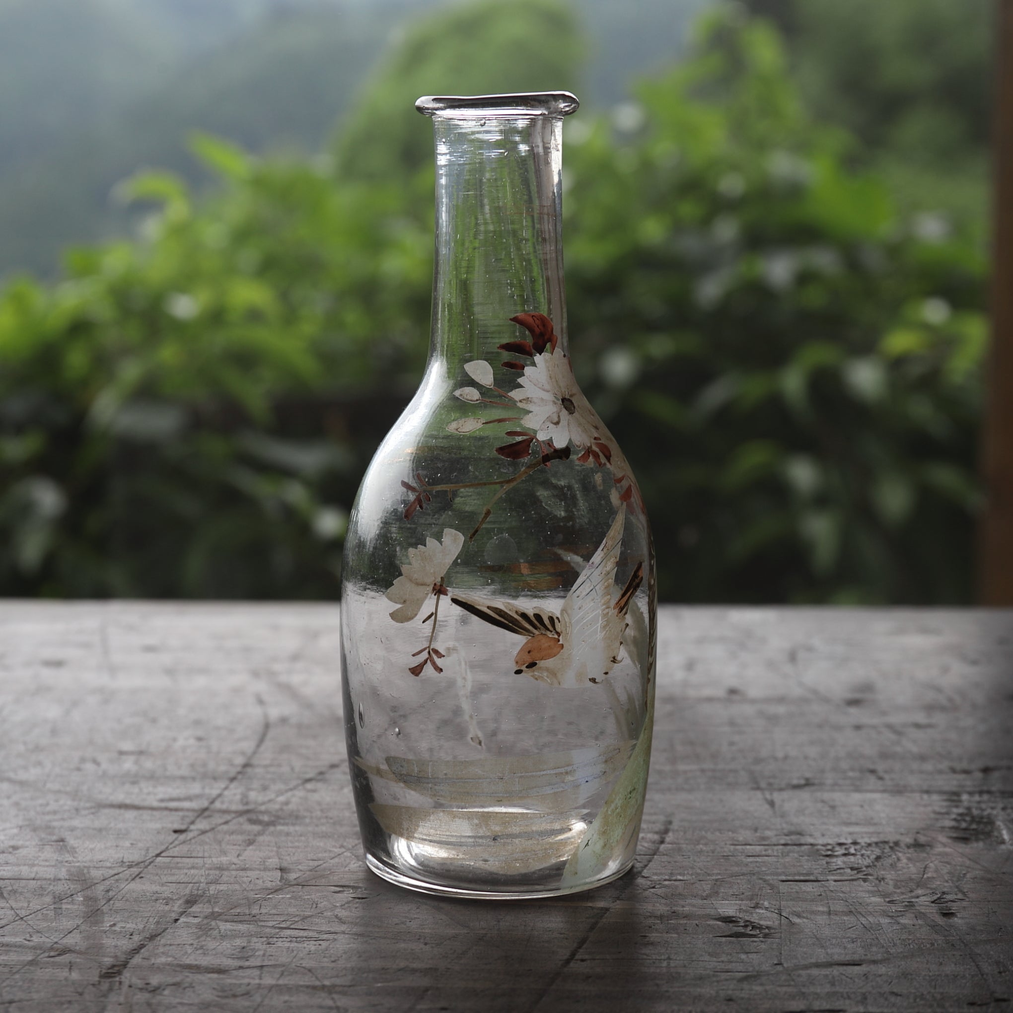 珐琅彩绘玻璃酒瓶(大正时期, 公元1912年–1926年)