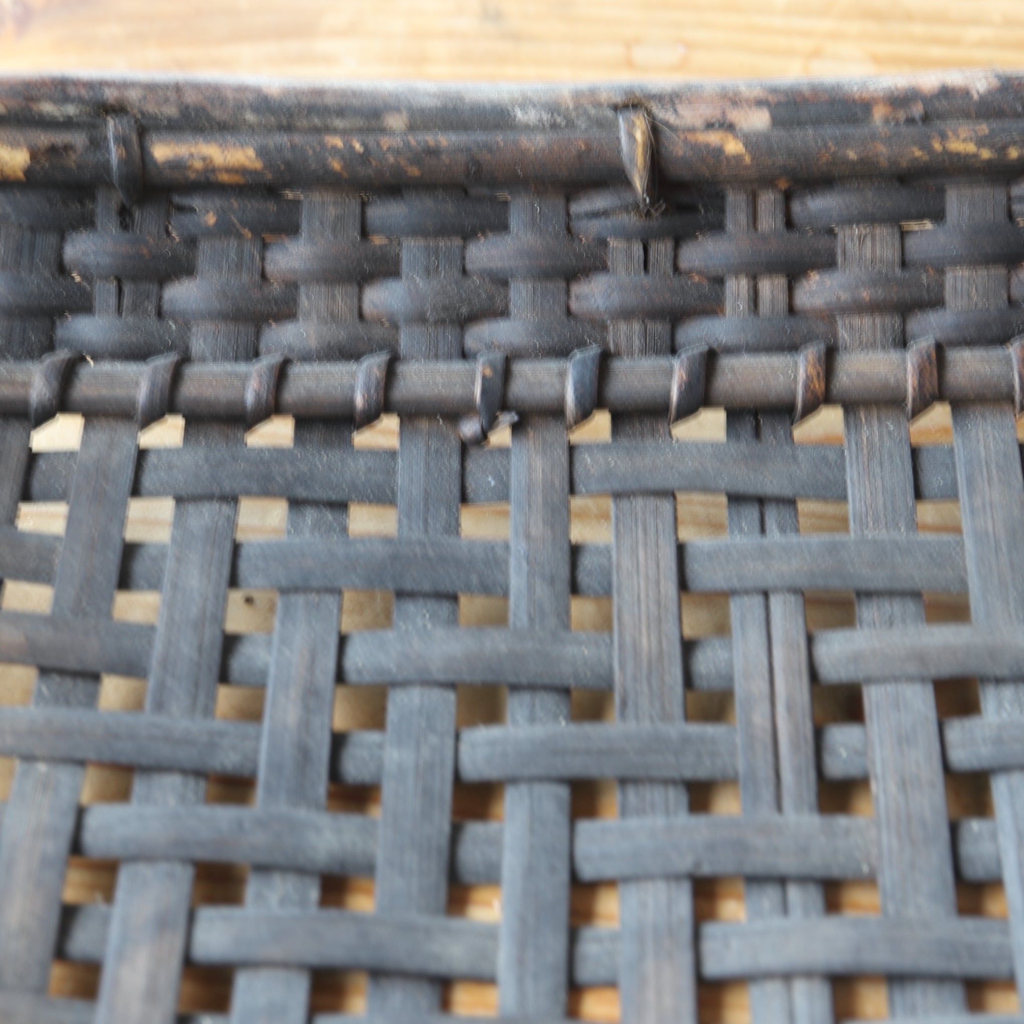CESTA PLANA DE BAMBÚ, Mingei, c, Período Taisho(1912–1926 d. C.)
