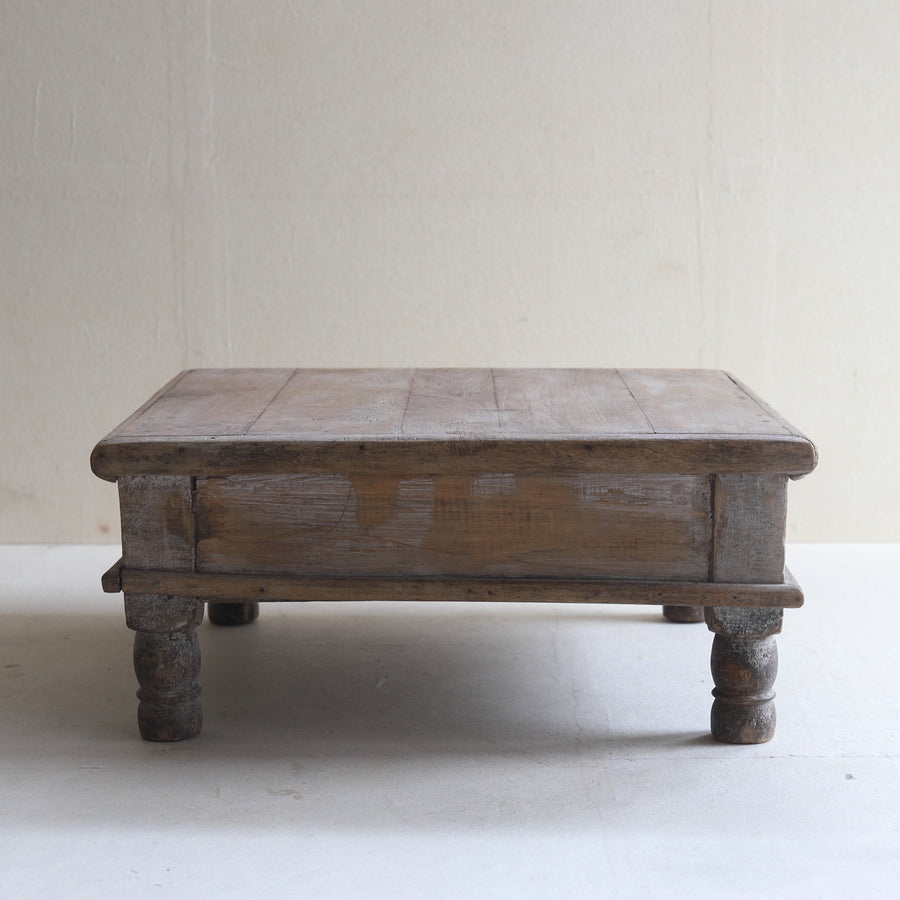 KLEINER TISCH, Indische Antiquität, Frühe Neuzeit(16.–19. Jahrhundert)