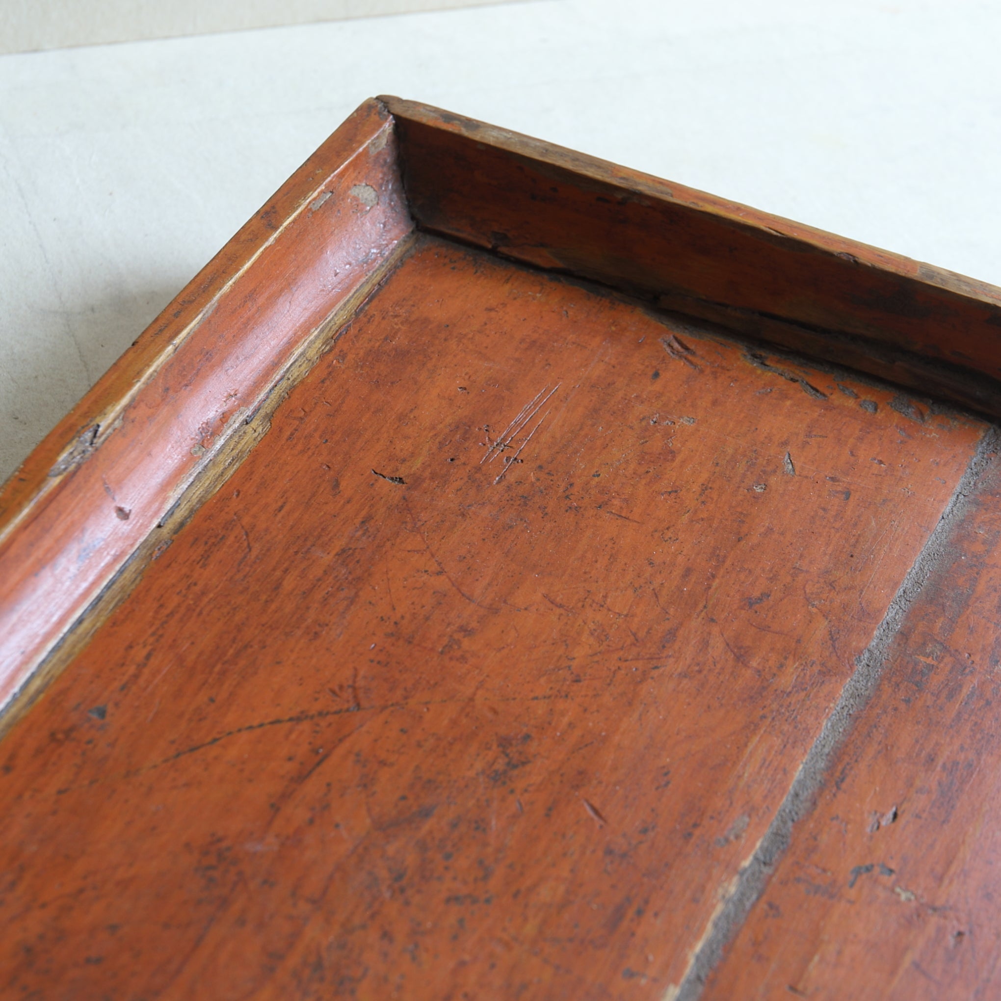 BANDEJA DE MADERA GRANDE, En forma de cuadrada, a6, Dinastía Joseon(1392–1897 d. C.)