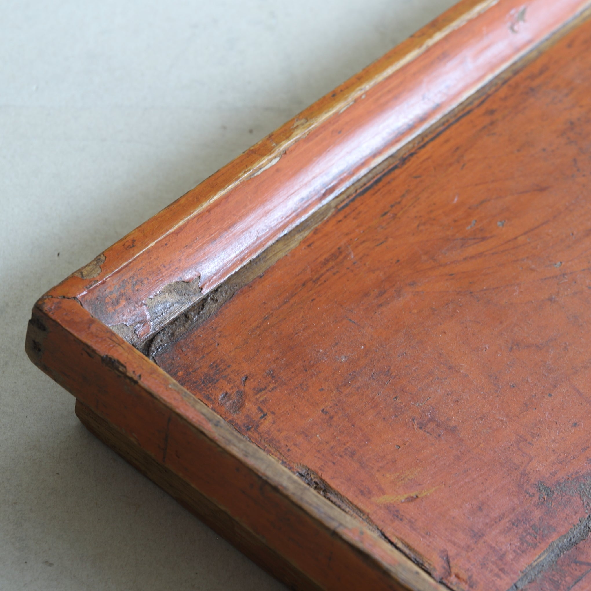 BANDEJA DE MADERA GRANDE, En forma de cuadrada, a6, Dinastía Joseon(1392–1897 d. C.)