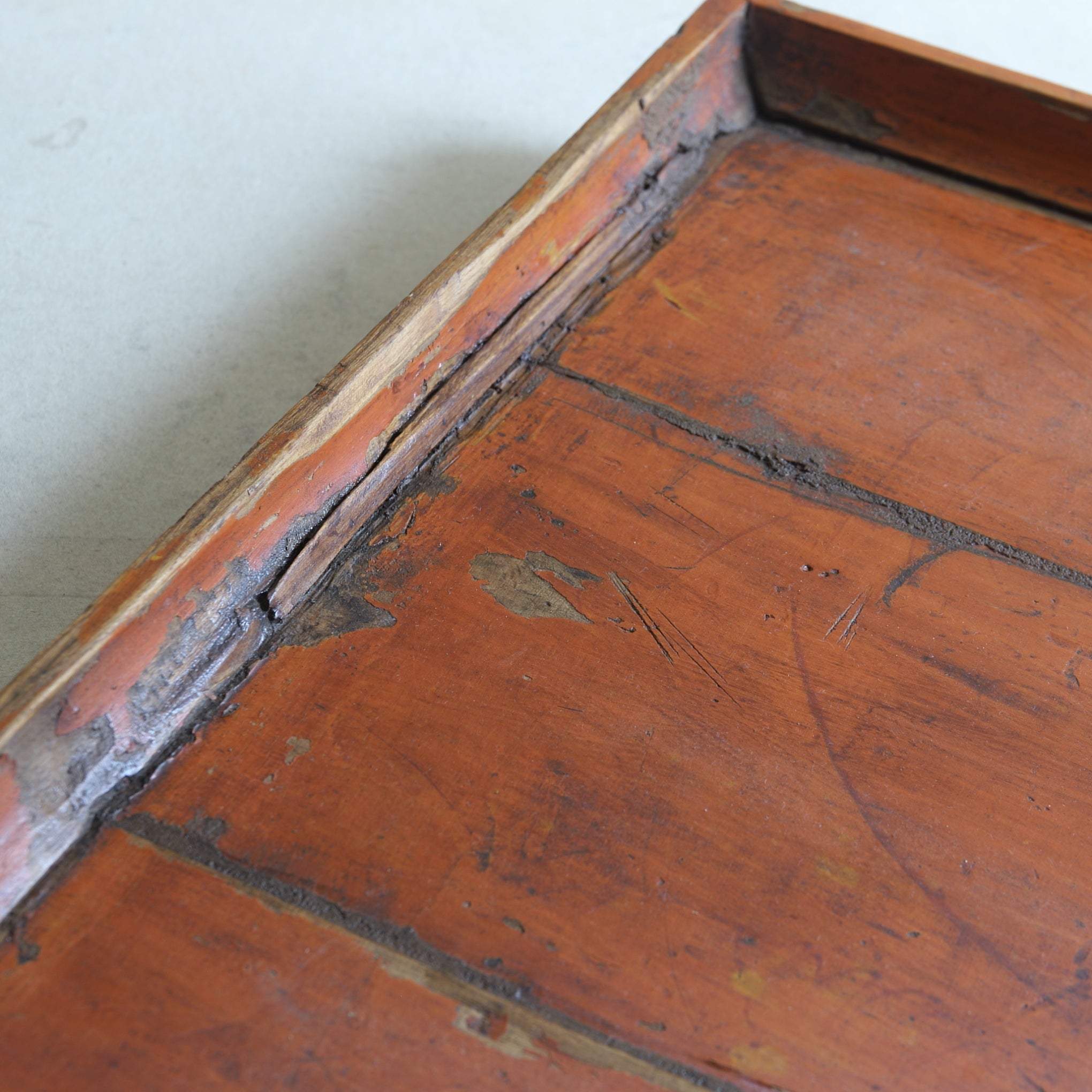BANDEJA DE MADERA GRANDE, En forma de cuadrada, a6, Dinastía Joseon(1392–1897 d. C.)