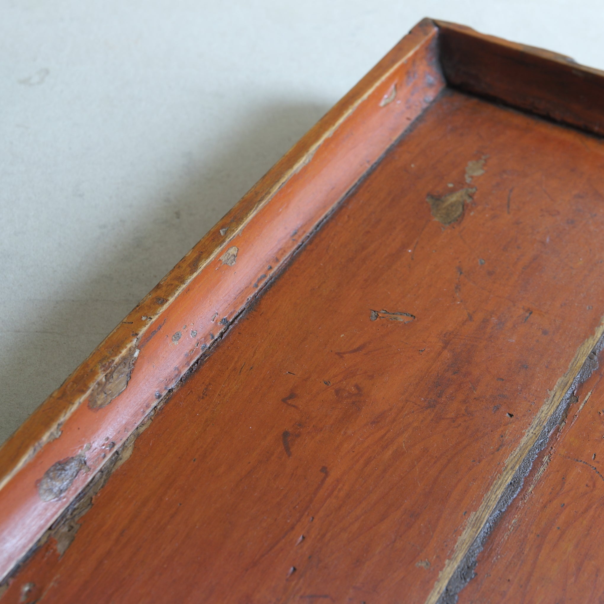 BANDEJA DE MADERA GRANDE, En forma de cuadrada, a6, Dinastía Joseon(1392–1897 d. C.)