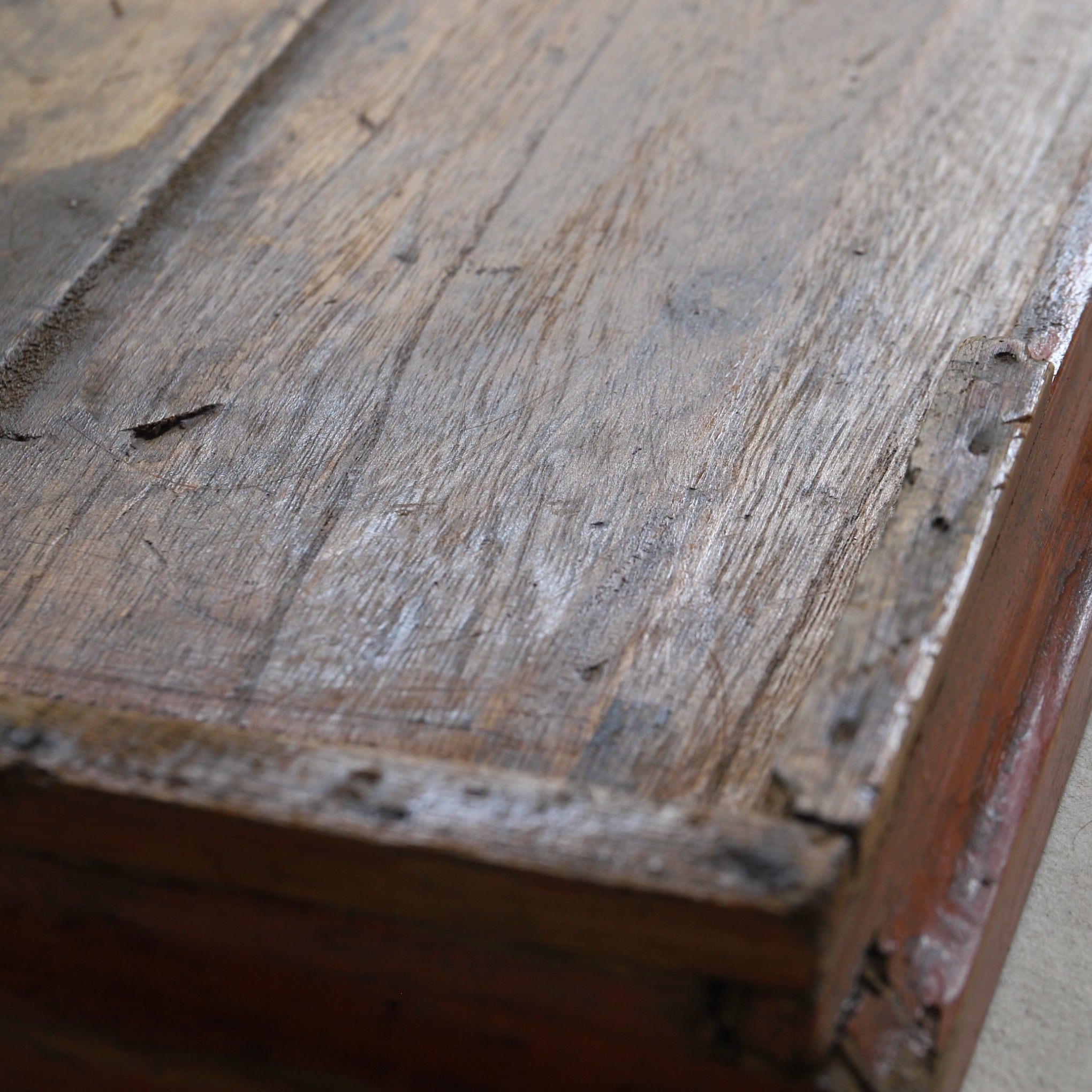 BANDEJA DE MADERA GRANDE, En forma de cuadrada, a6, Dinastía Joseon(1392–1897 d. C.)