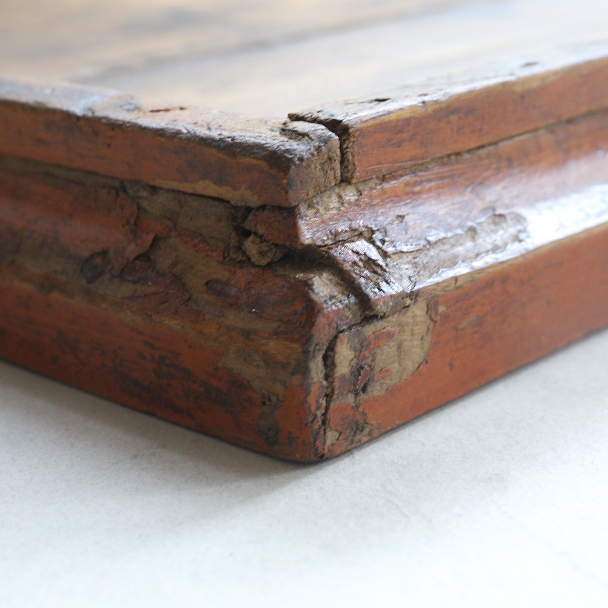 BANDEJA DE MADERA GRANDE, En forma de cuadrada, a6, Dinastía Joseon(1392–1897 d. C.)