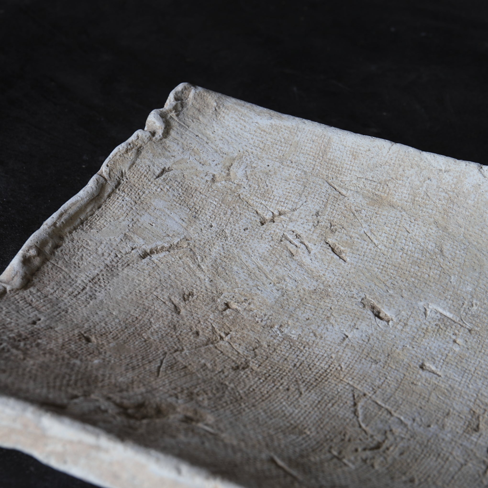 TEJA CON IMPRESIONES DE TELA, Período Nara(710–794 d. C.)