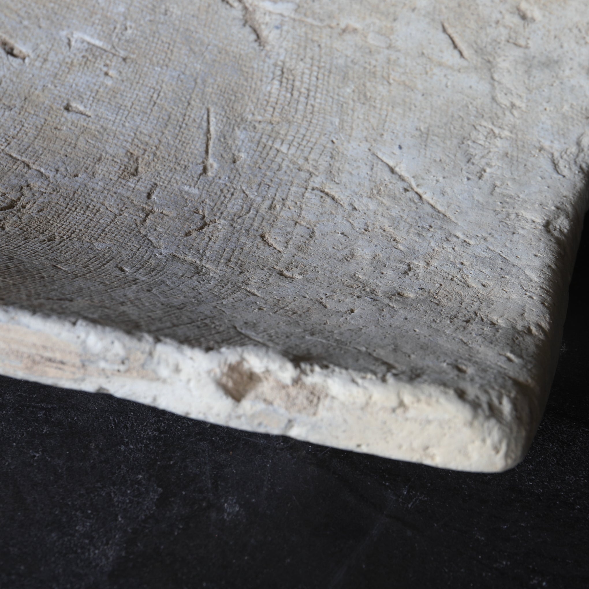 TEJA CON IMPRESIONES DE TELA, Período Nara(710–794 d. C.)