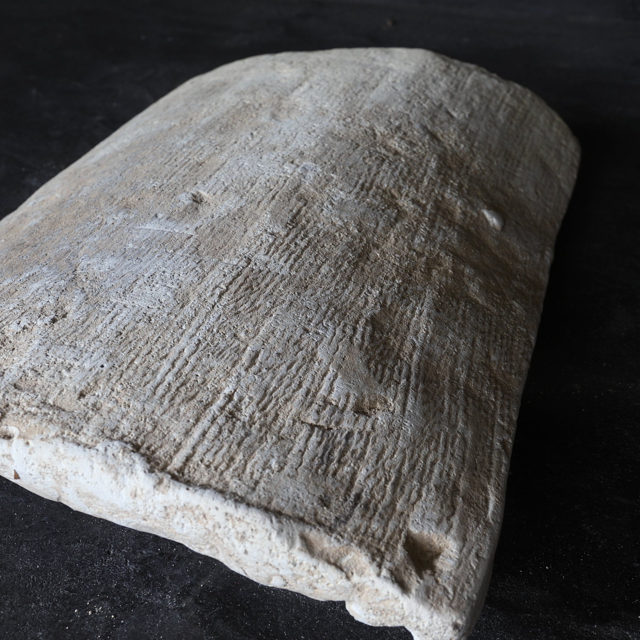 TEJA CON IMPRESIONES DE TELA, Período Nara(710–794 d. C.)