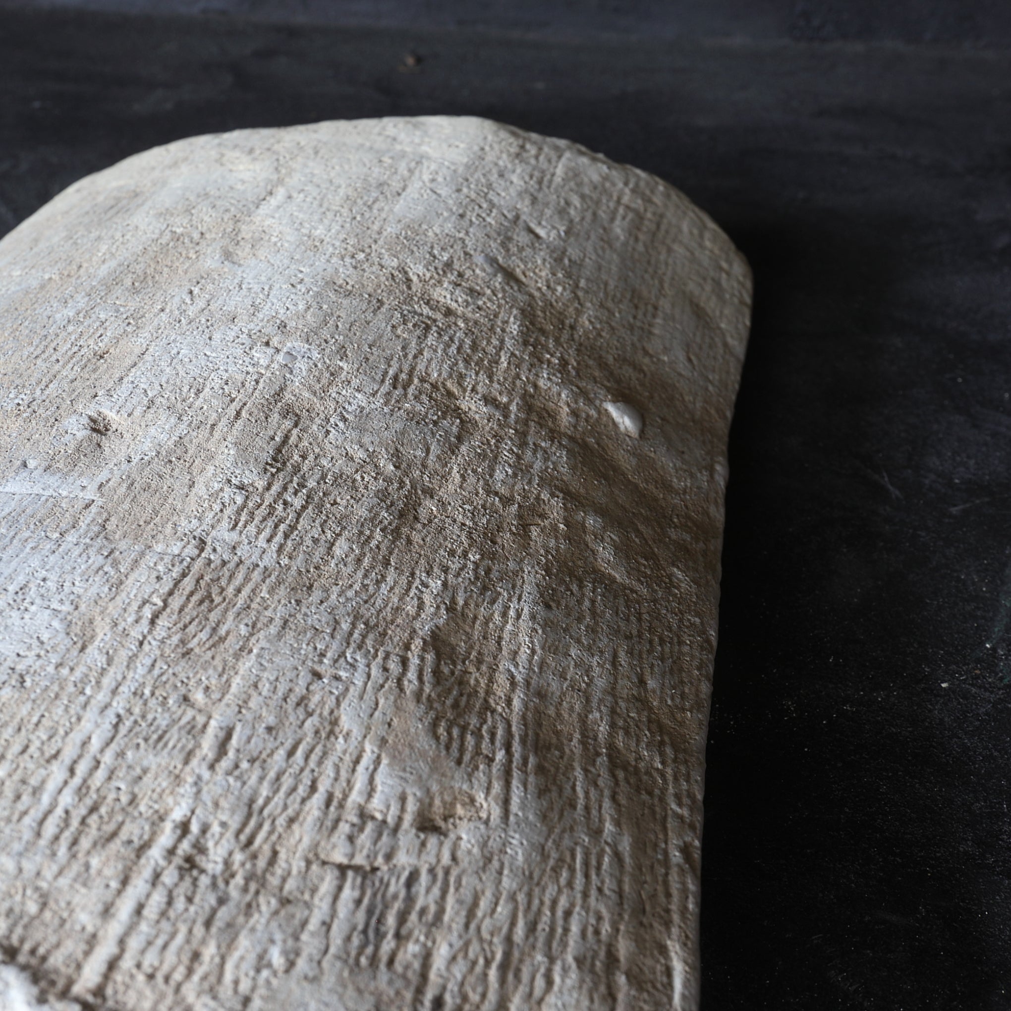 TEJA CON IMPRESIONES DE TELA, Período Nara(710–794 d. C.)