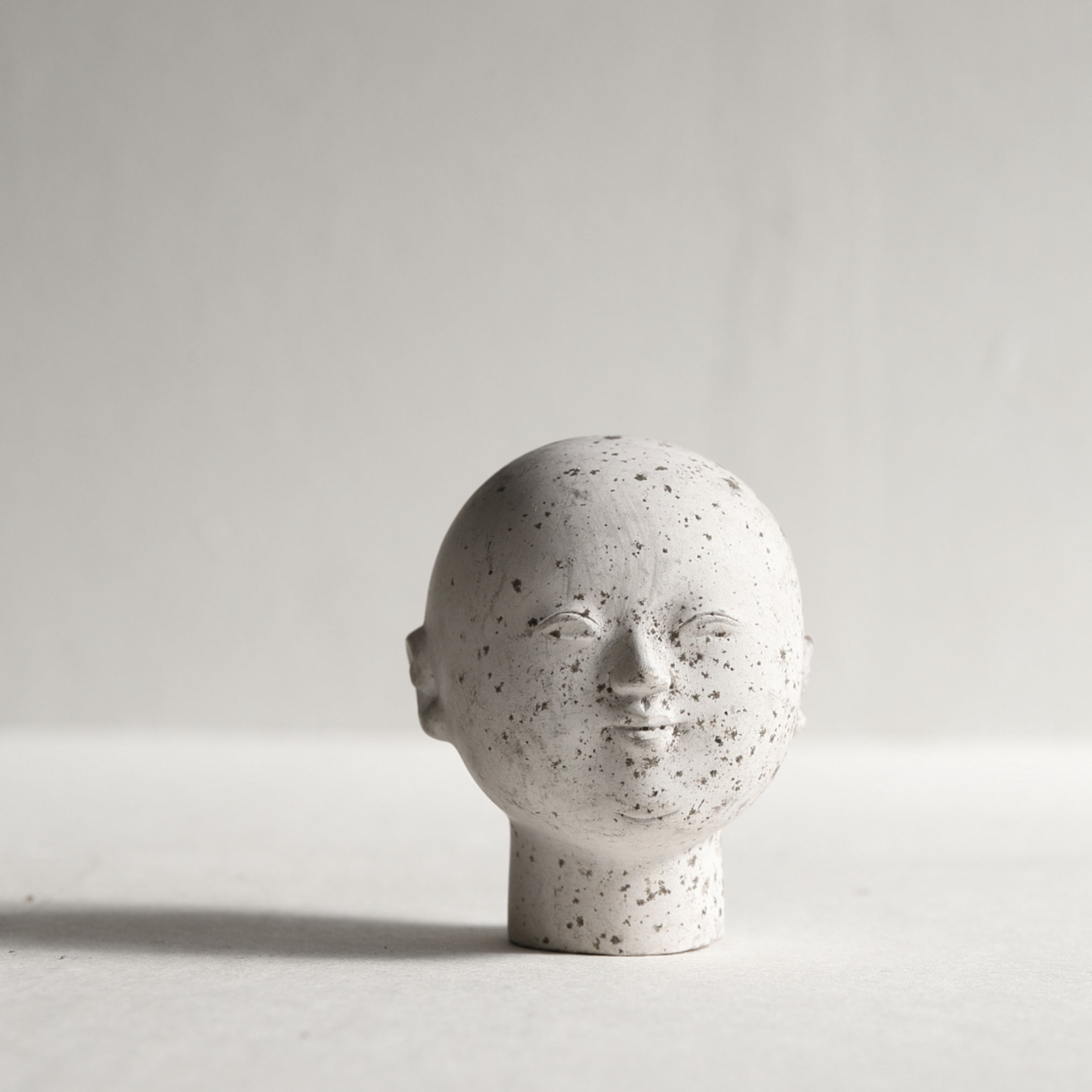 MOLDE DE YESO PARA CABEZA DE MUÑECA, a, Período Showa(1926–1989 d. C.)