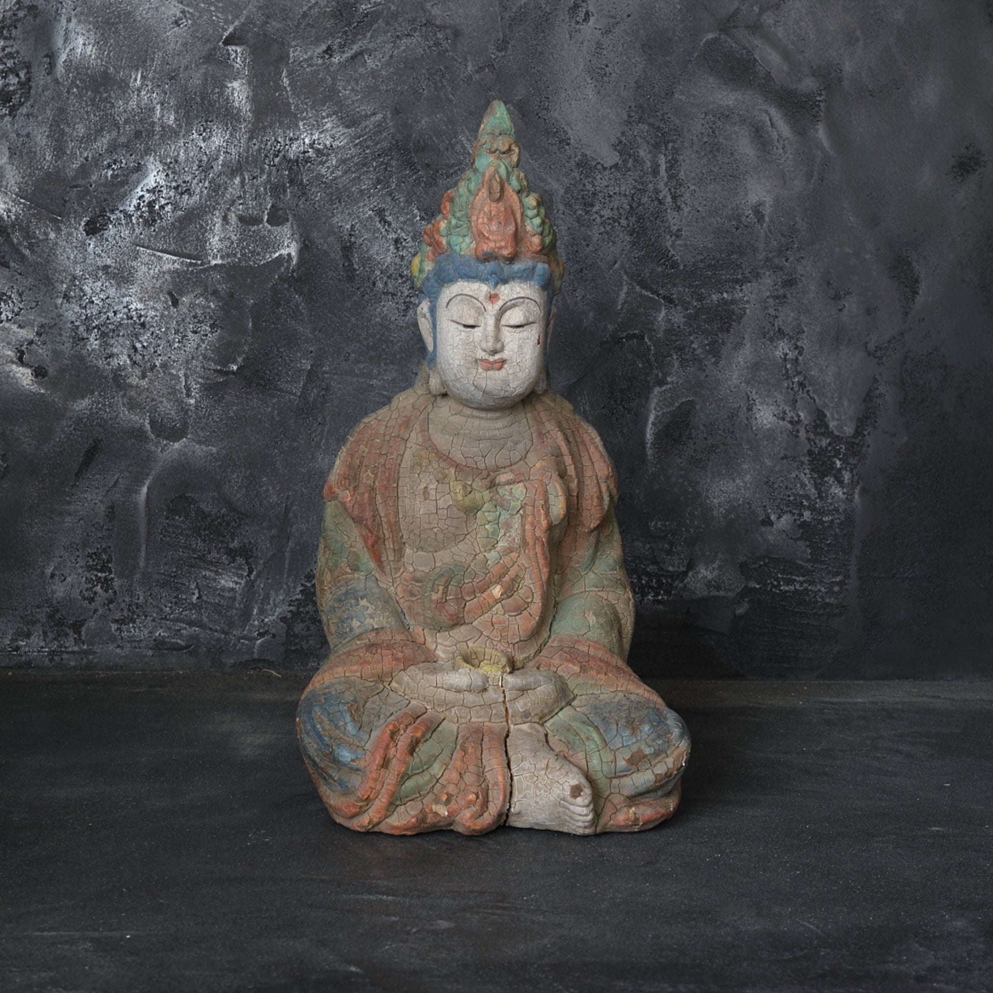 WOODEN STATUE OF AVALOKITESHVARA BODHISATTVA, Qing Dynasty(1616–1911CE)