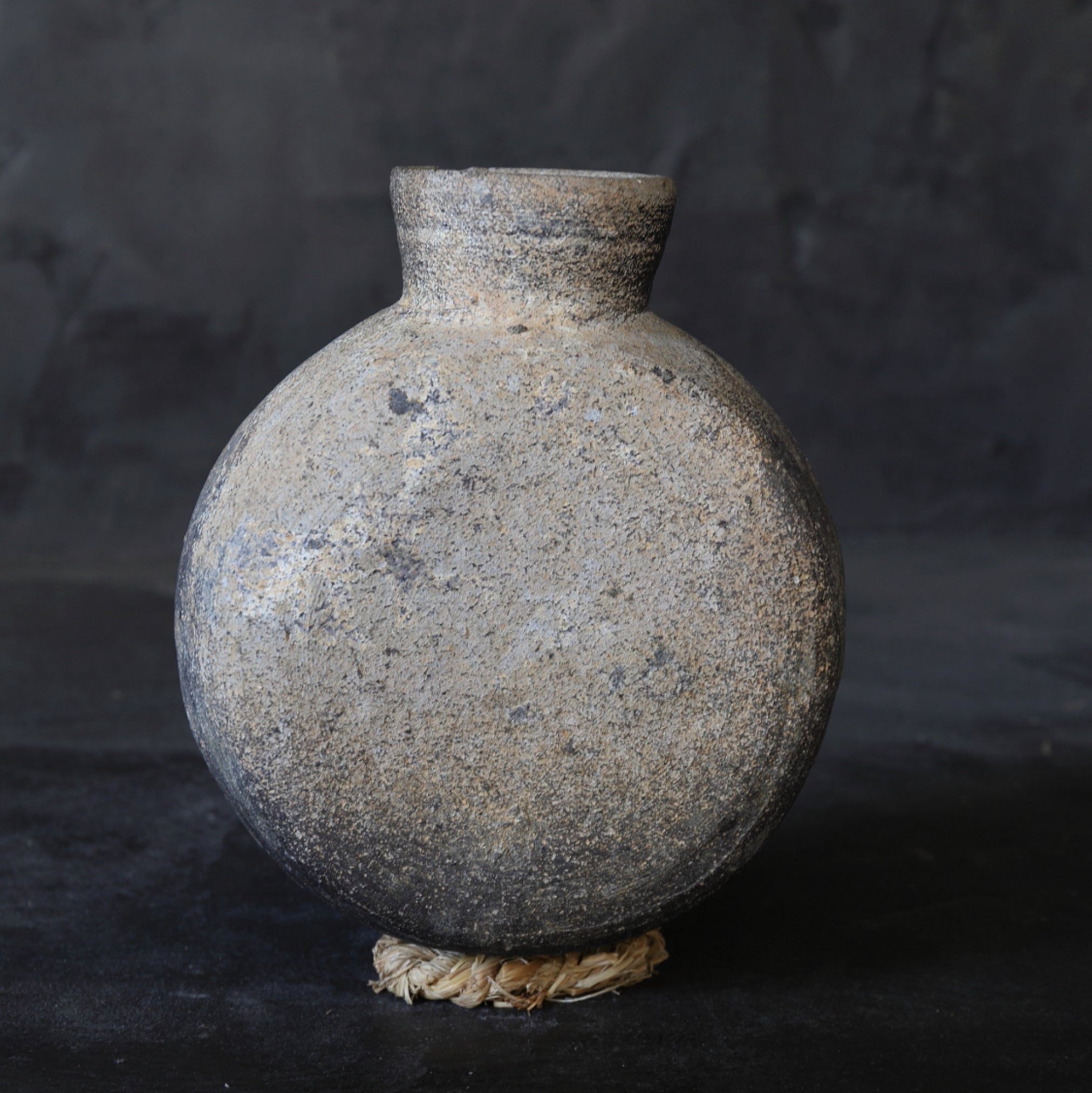 須恵器 提瓶c 古墳時代/250-581CE – 入蘆花（ロカニイル）