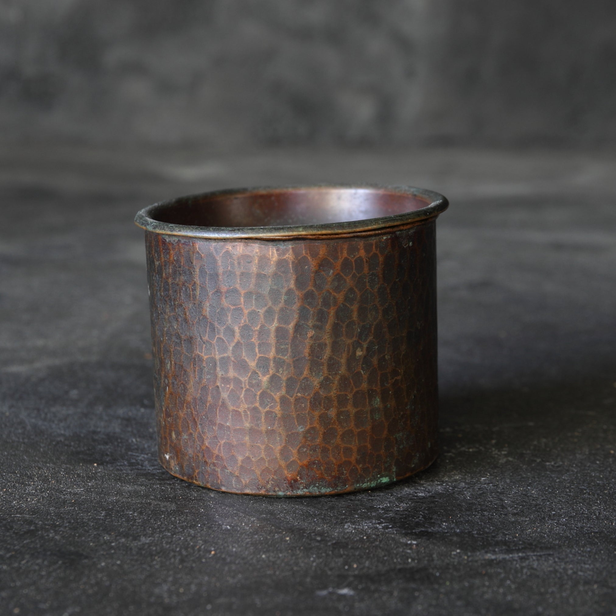 KENSUI DE CHIDORI DE COBRE VIEJO, Con tapa calada, Período Meiji–Taisho(1868–1926 d. C.)