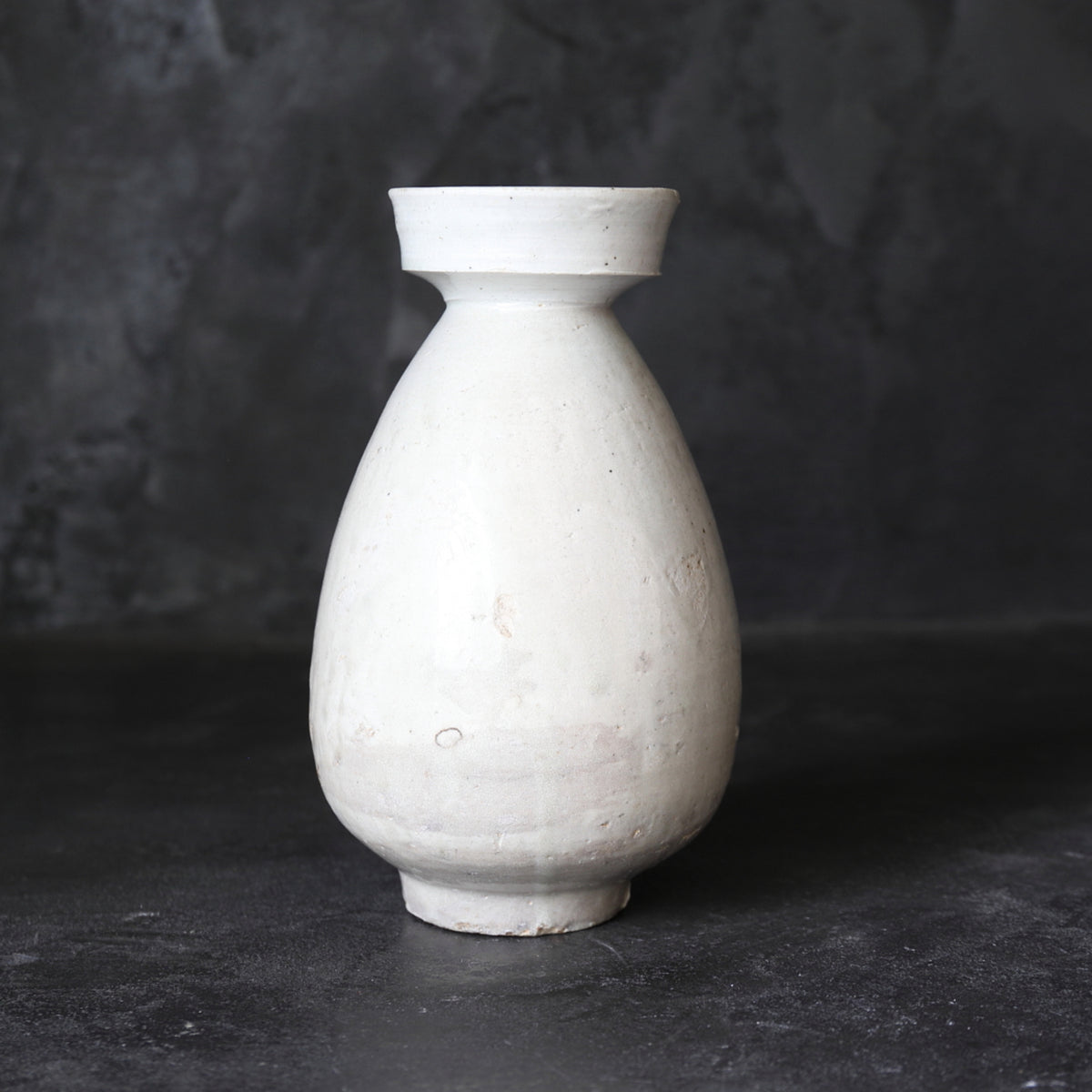李朝 白磁徳利（1392–1897 CE） | 入蘆花（ロカニイル）