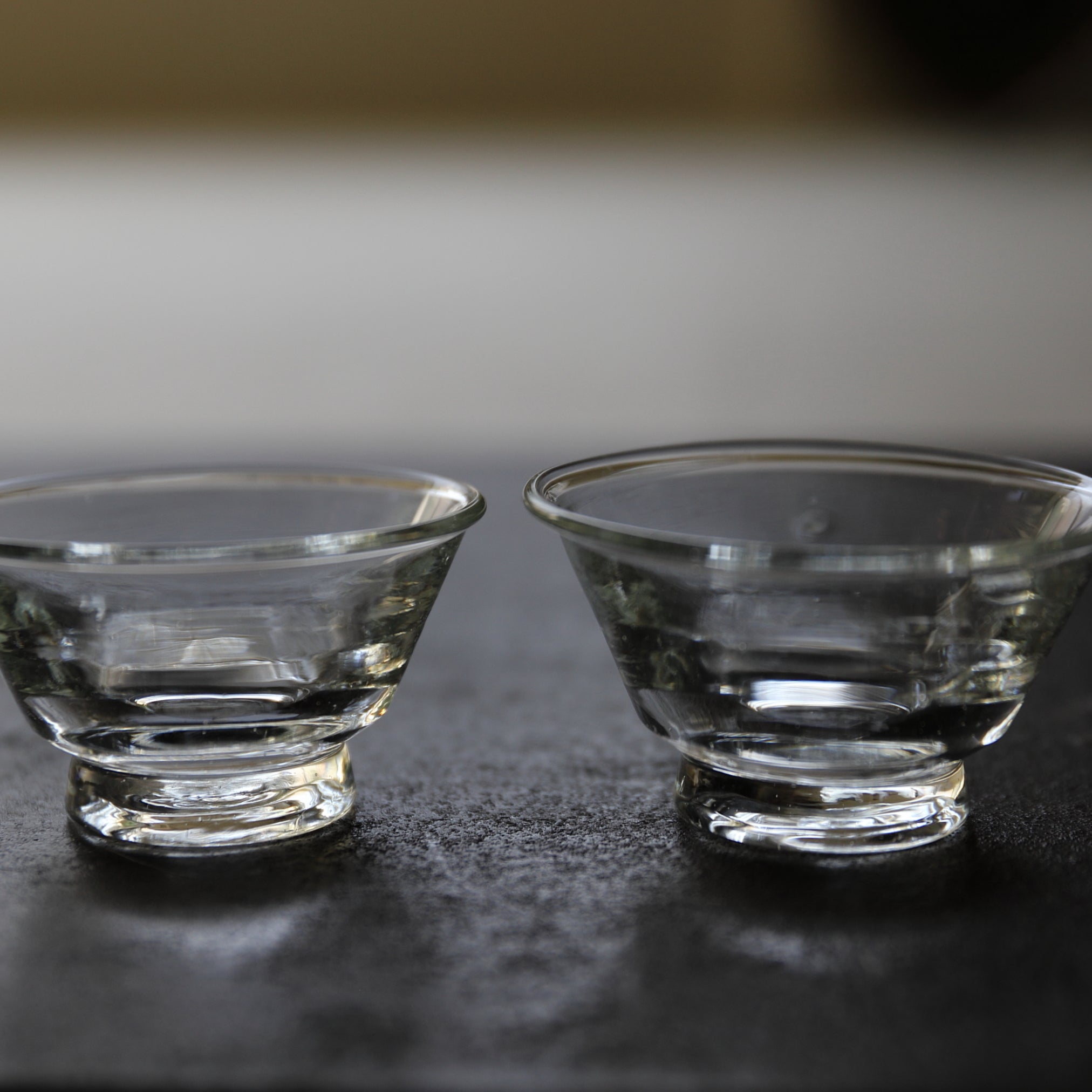 TAZA PARA SENCHA DE VIDRIO, Juego de 5, Período Taisho(1912–1926 d. C.)