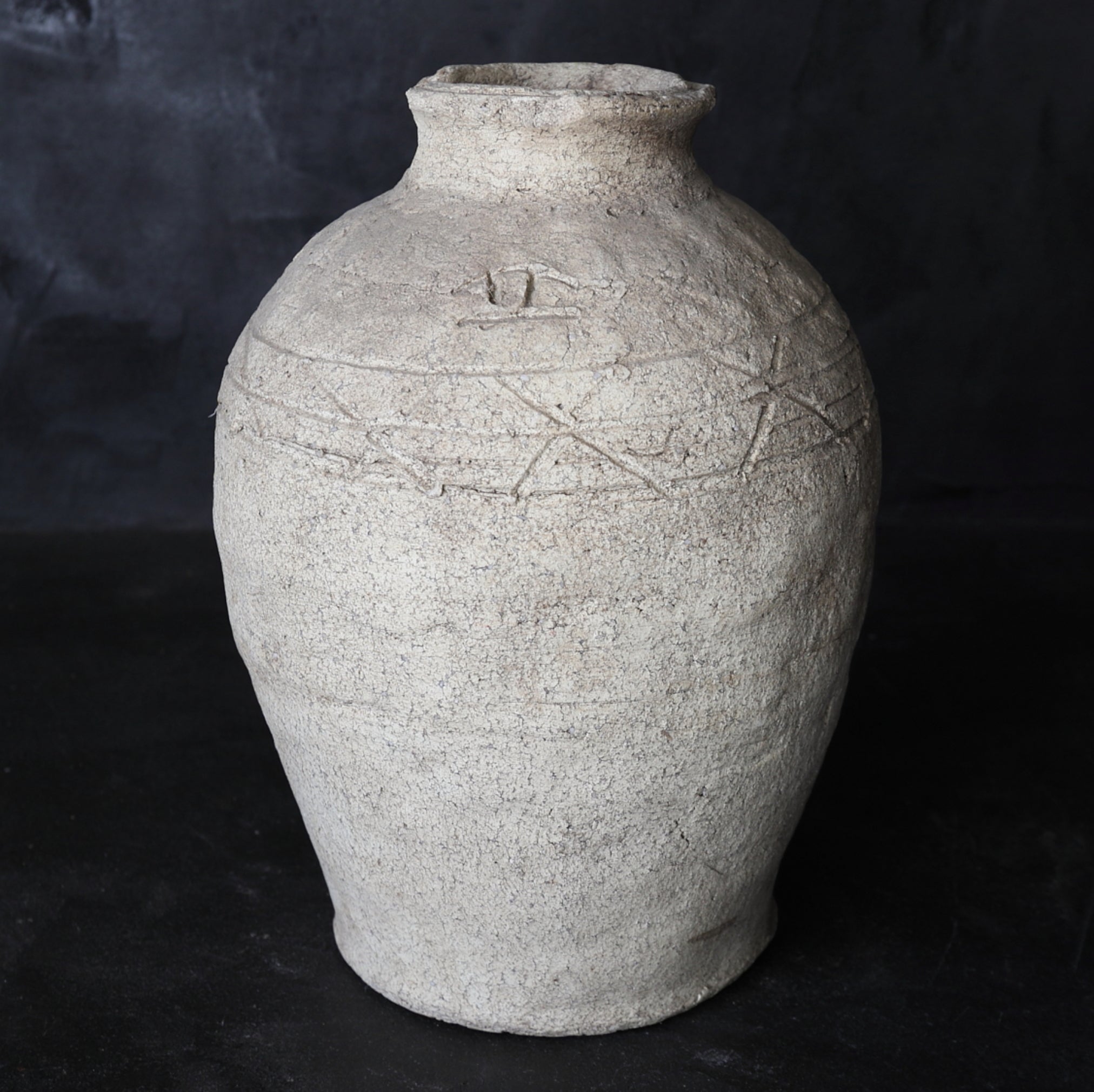 JARRA, Ko-Shigaraki, con patrón de cerca de ciprés, Período Muromachi(1336–1573 d. C.)