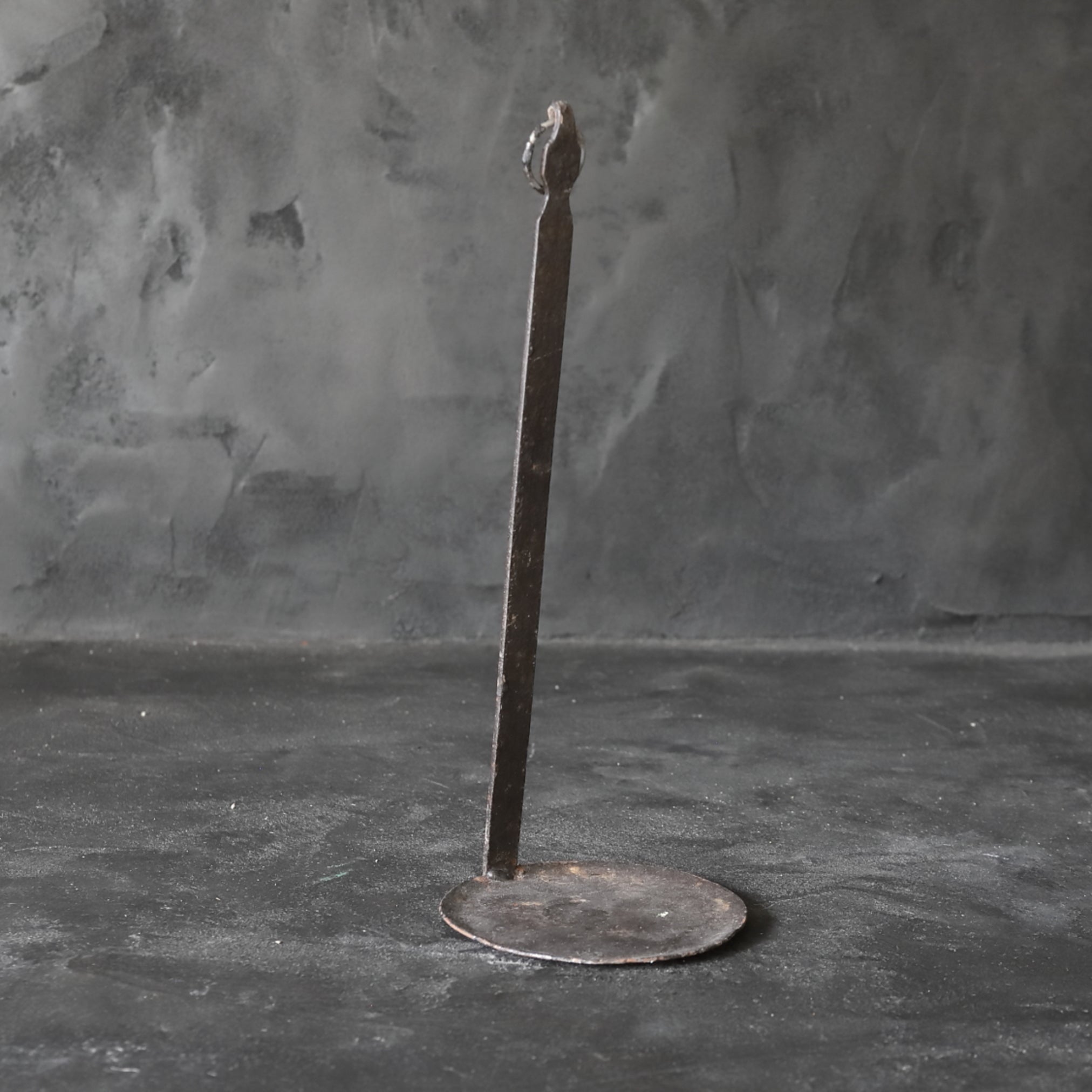 OLD IRON HANGING LAMP