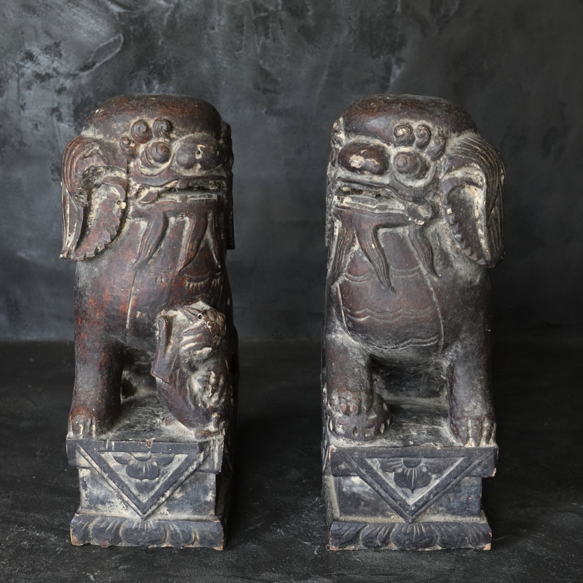 李朝 狛犬一対（1392–1897 CE） | 入蘆花（ロカニイル）
