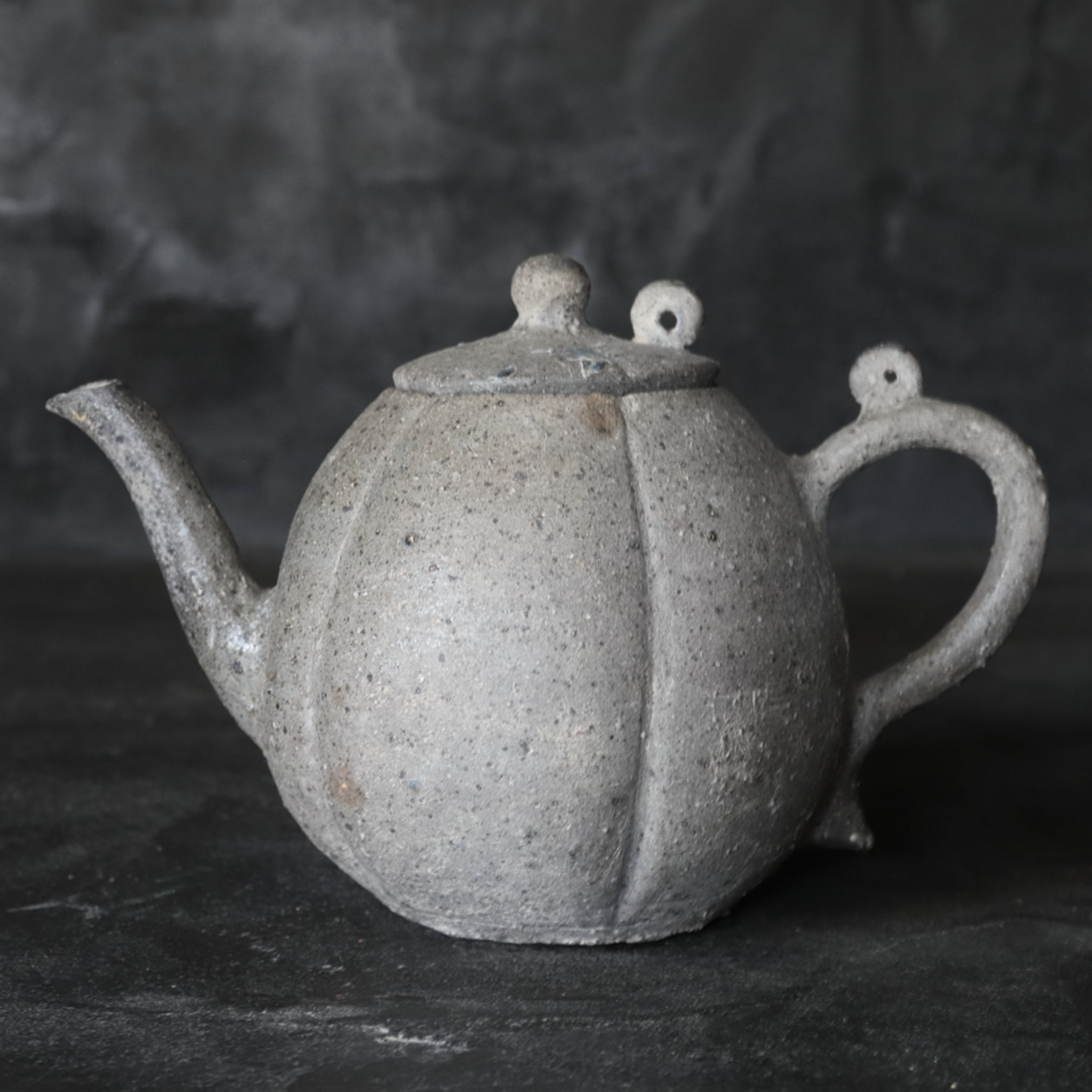 新羅土器 瓜形水注 発掘品(668–900 CE)