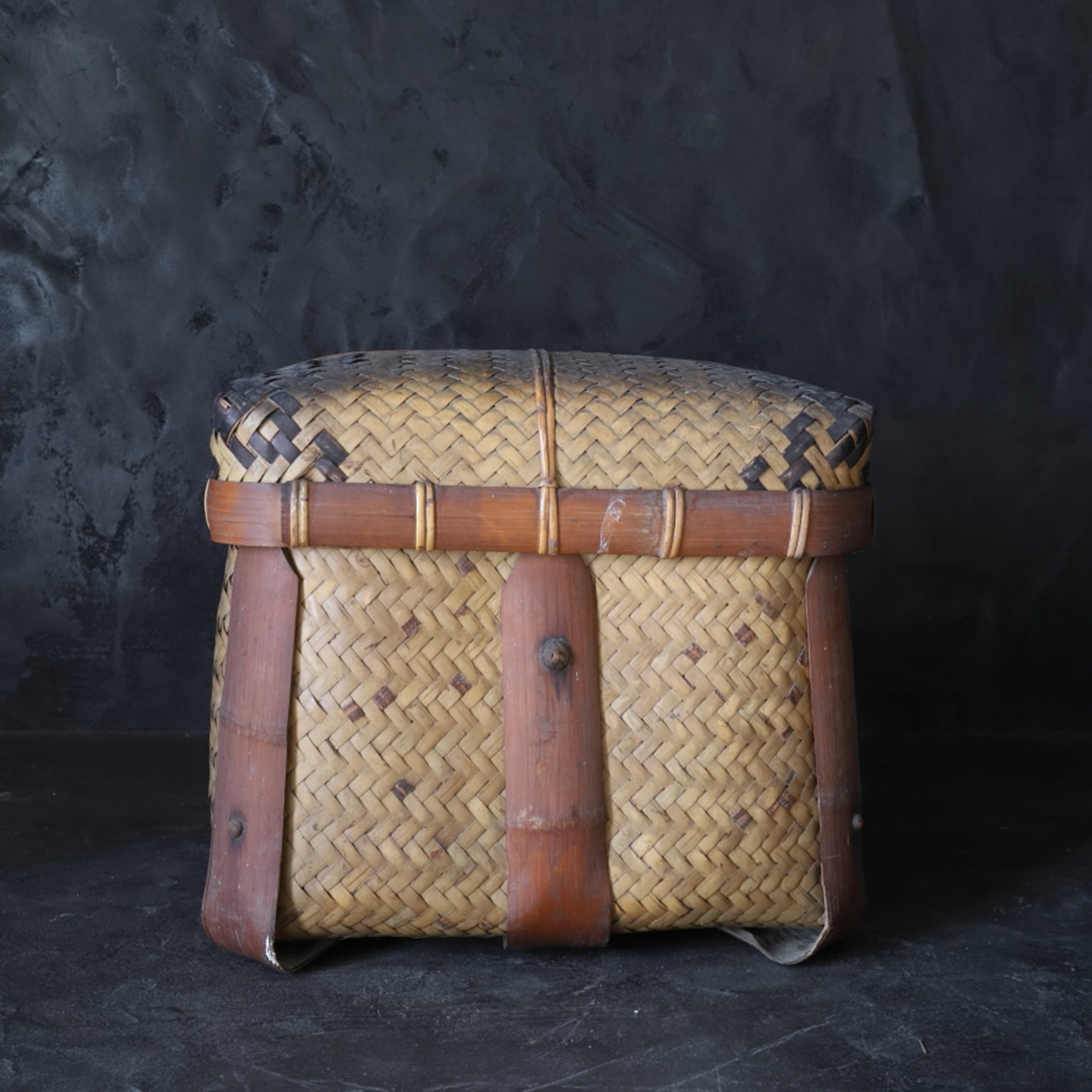 LARGE KUDZU BASKET / TEA BOX, Edo–Meiji Period(1603–1912CE)